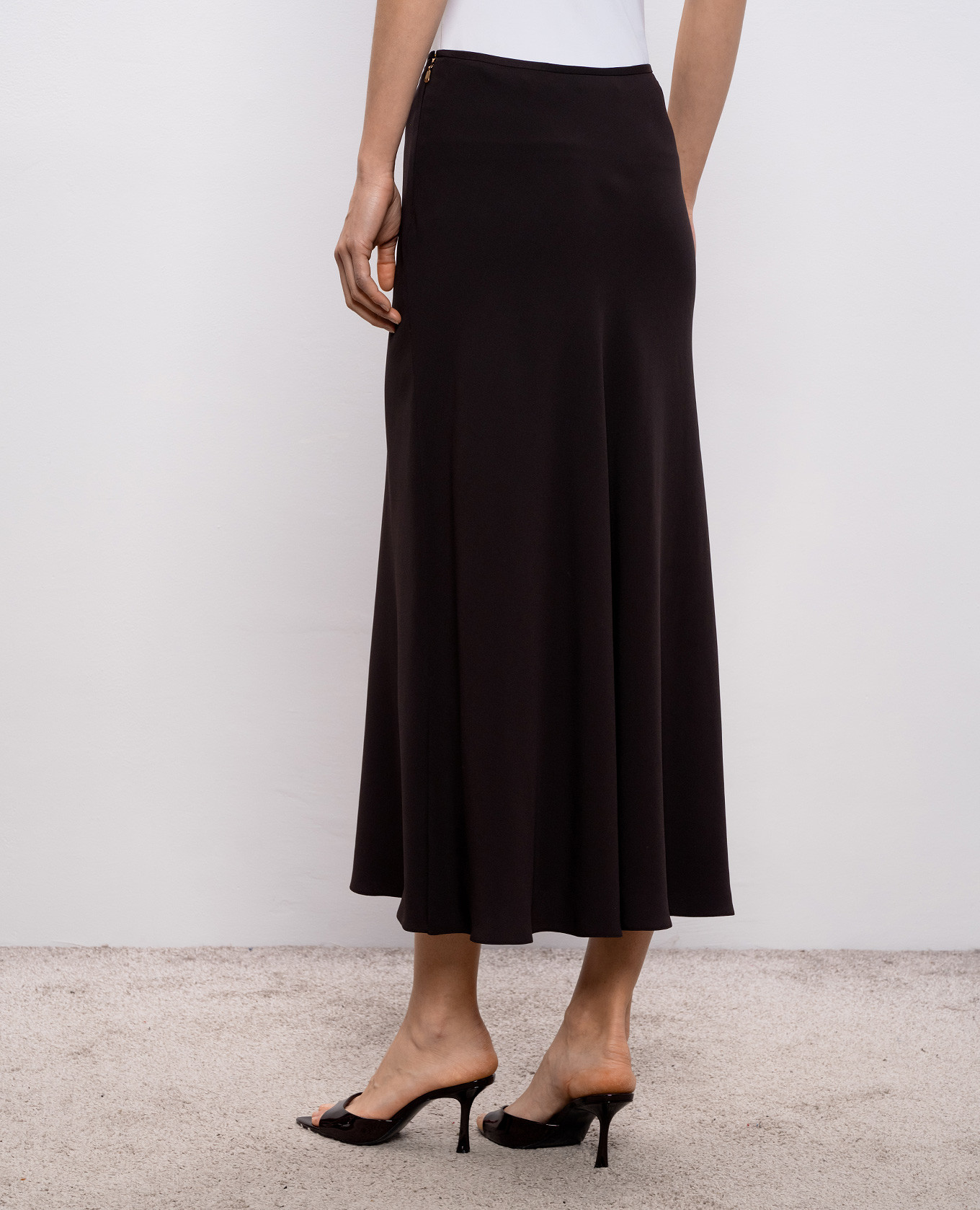 Brown midi skirt with silk Agnona
Brown midi skirt with silk Agnona