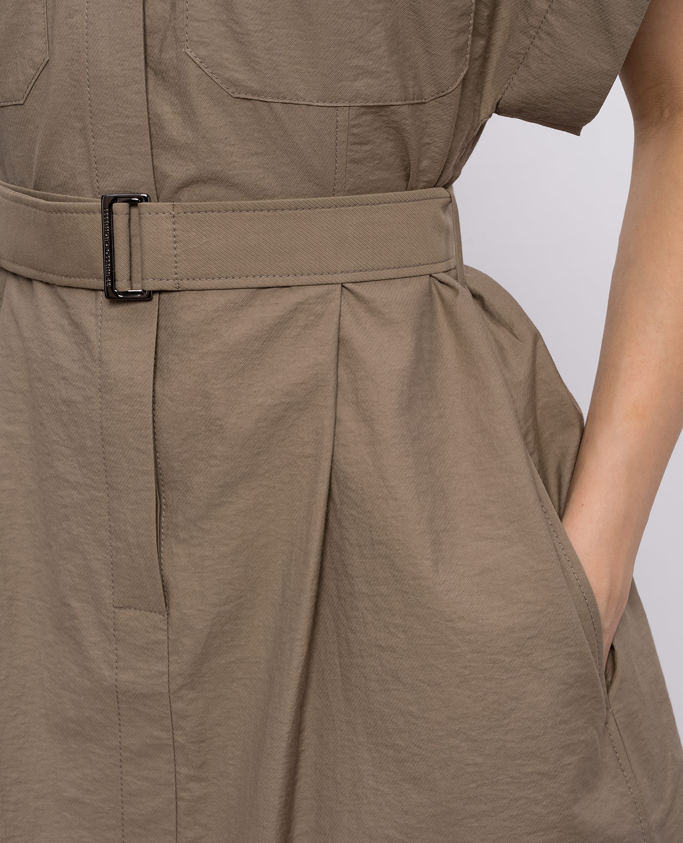 Brown shirt dress with monil chain Brunello Cucinelli
Brown shirt dress with monil chain Brunello Cucinelli