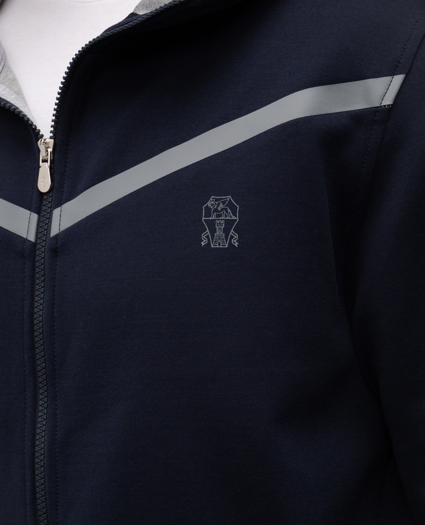 Blue sports jacket with emblem Brunello Cucinelli
Blue sports jacket with emblem Brunello Cucinelli