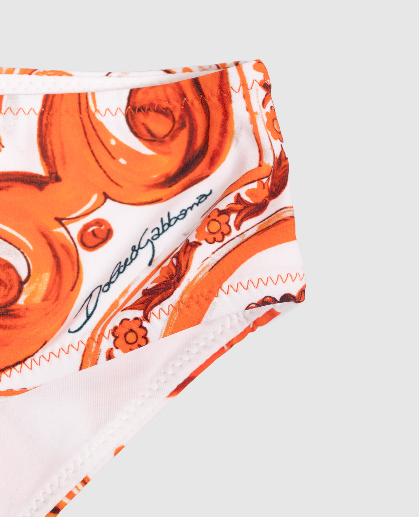 Children's white swimsuit with Majolica print Dolce&Gabbana
Children's white swimsuit with Majolica print Dolce&Gabbana