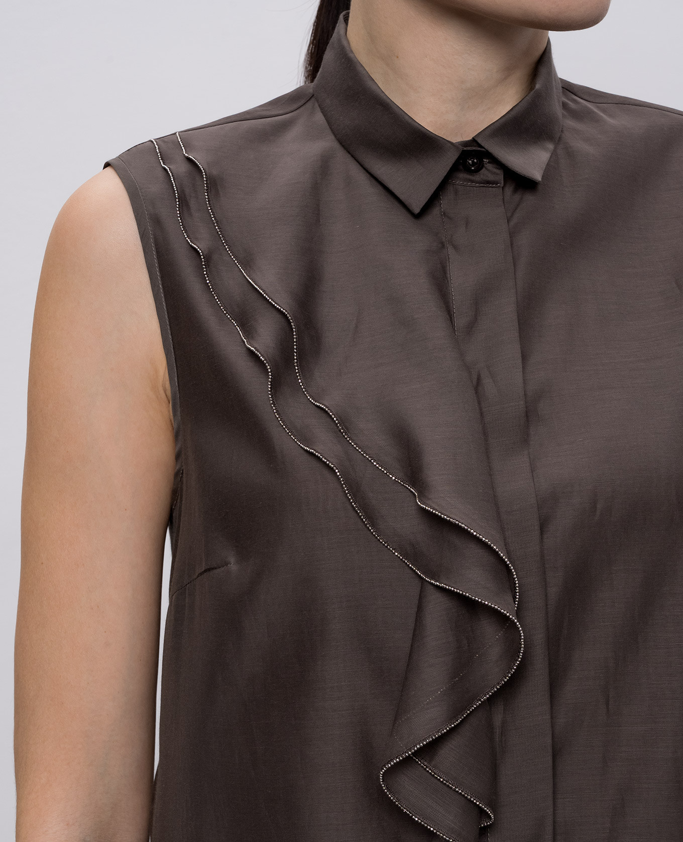 Brown silk blouse with monil chain Peserico
Brown silk blouse with monil chain Peserico