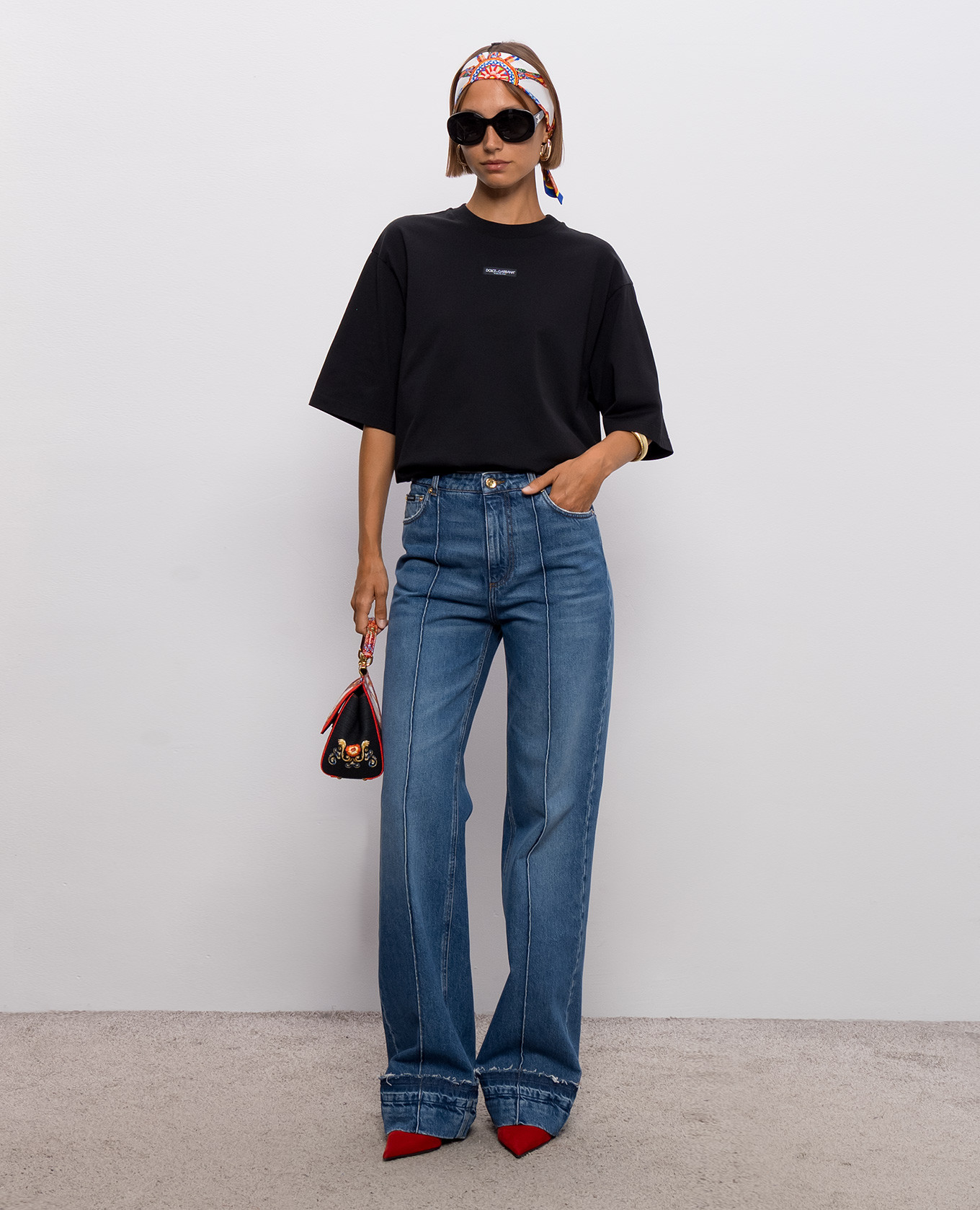 Black T-shirt with logo patch Dolce&Gabbana
Black T-shirt with logo patch Dolce&Gabbana