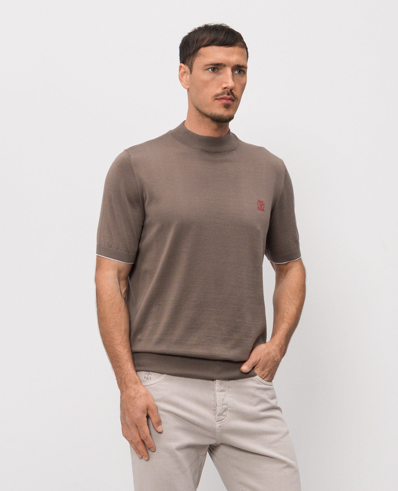 Brown T-shirt with embroidered emblem Brunello Cucinelli
Brown T-shirt with embroidered emblem Brunello Cucinelli