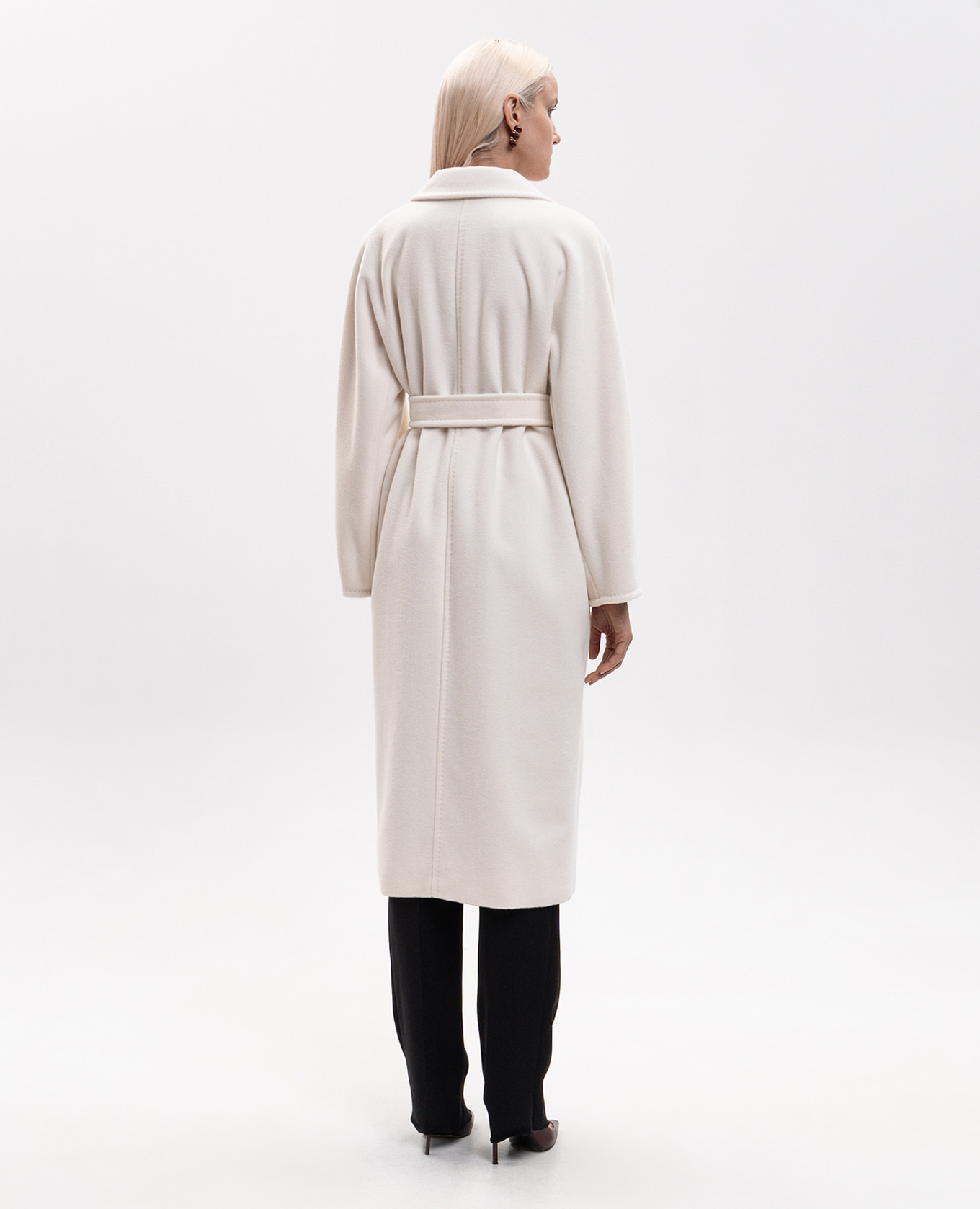 MADAME double-breasted coat in ivory wool and cashmere Max Mara, Beige
MADAME double-breasted coat in ivory wool and cashmere Max Mara, Beige