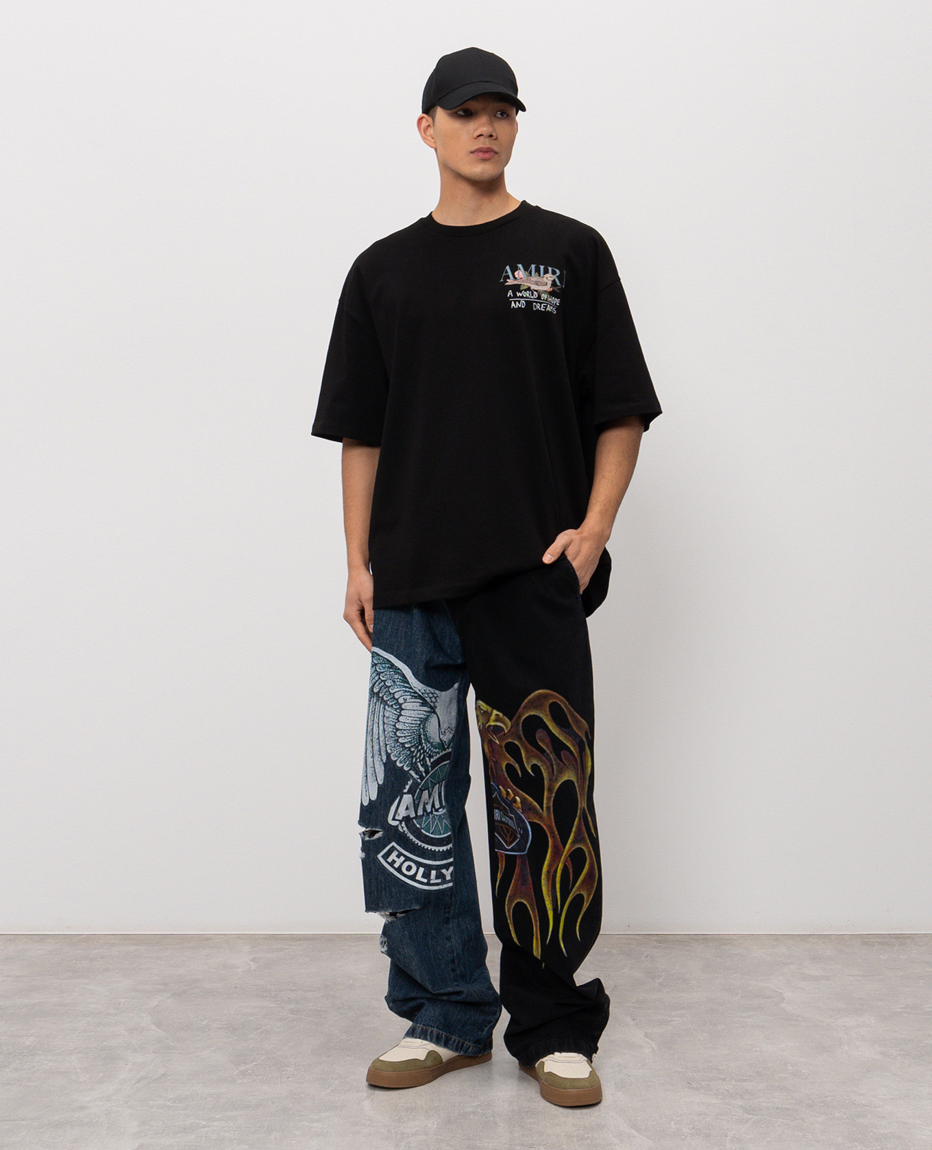 Black T-shirt A World Of Hope And Dreams AMIRI
Black T-shirt A World Of Hope And Dreams AMIRI