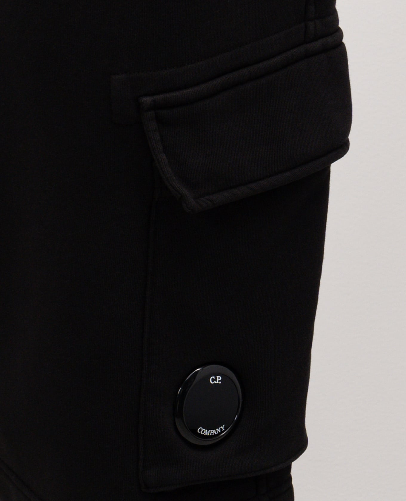 Black shorts with logo C.P. Company
Black shorts with logo C.P. Company