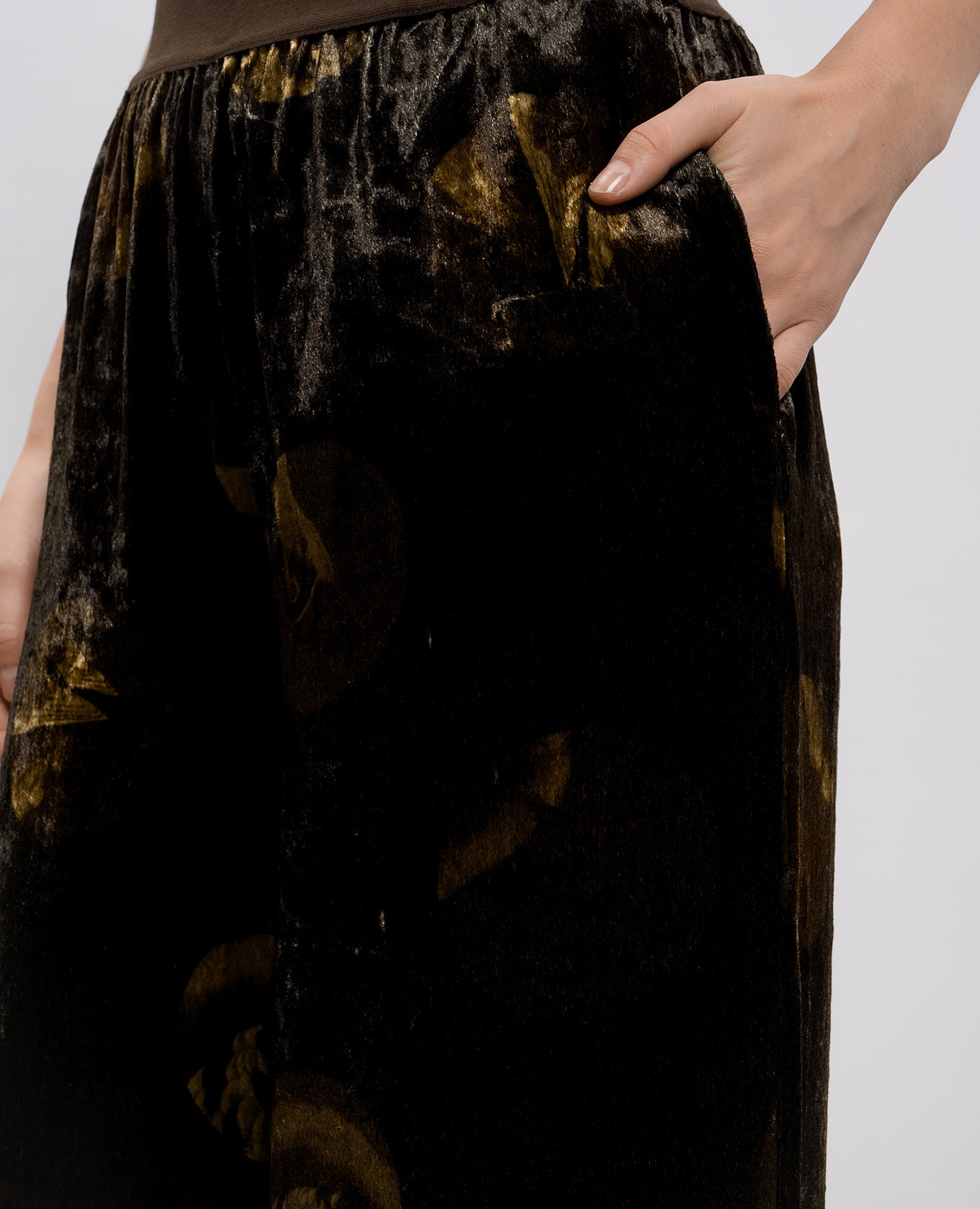 Khaki velvet pants with silk UMA WANG
Khaki velvet pants with silk UMA WANG