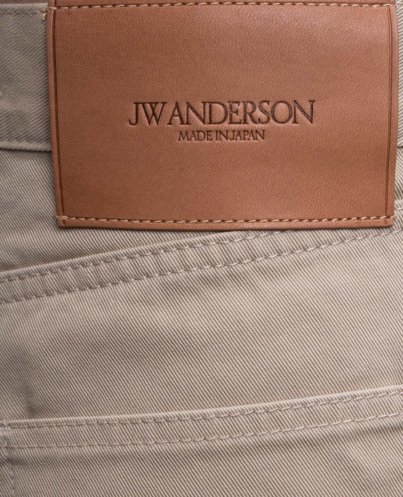 Beige jeans with logo patch JW Anderson
Beige jeans with logo patch JW Anderson