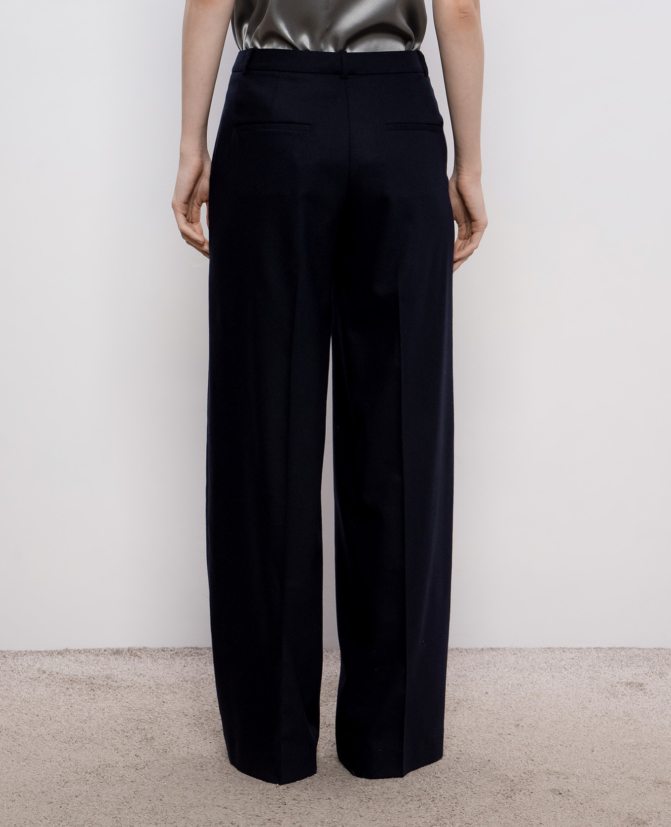 Navy wool and cashmere pants Peserico, Blue
Navy wool and cashmere pants Peserico, Blue