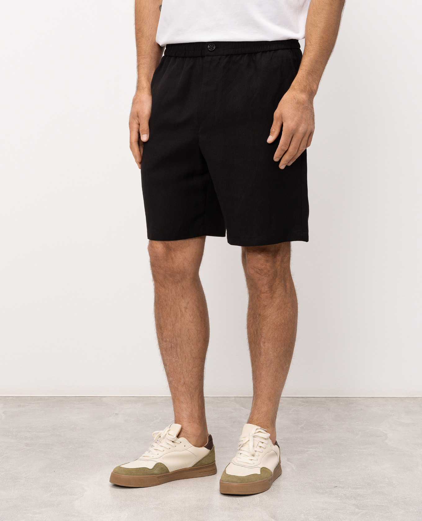 Black linen shorts Ami Paris
Black linen shorts Ami Paris
