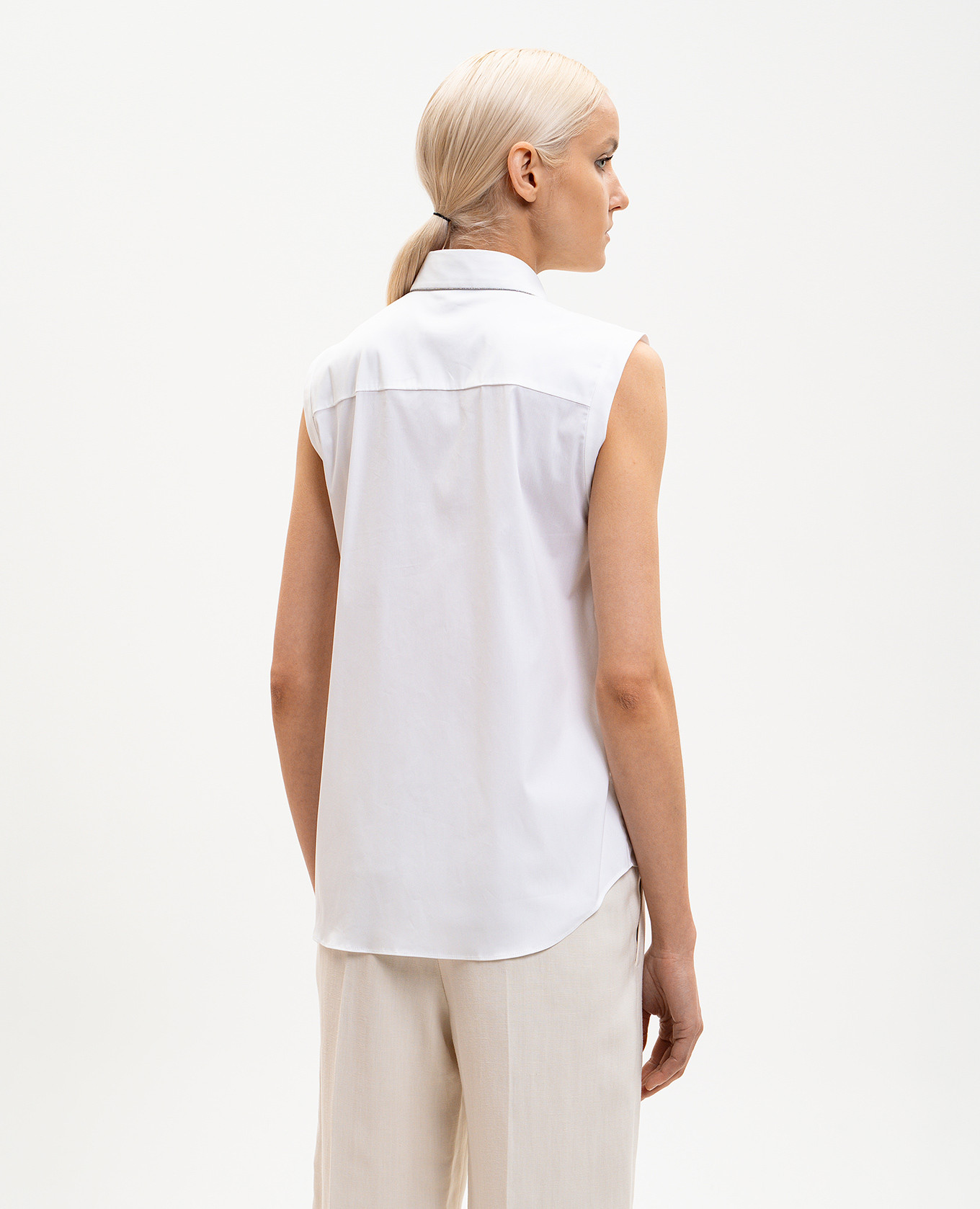 White sleeveless shirt with collar trim Brunello Cucinelli
White sleeveless shirt with collar trim Brunello Cucinelli