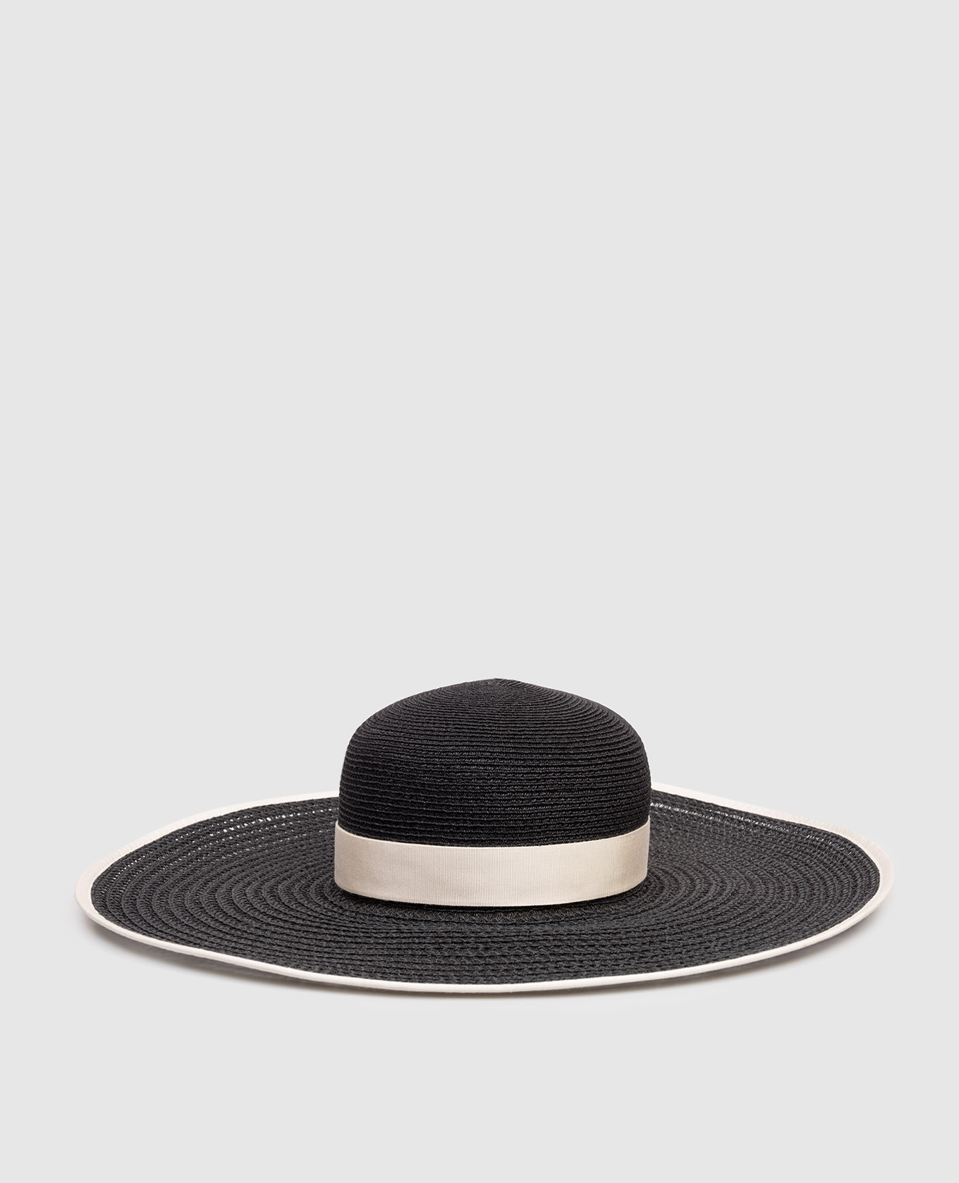 Black hat with contrasting trim Agnona
Black hat with contrasting trim Agnona