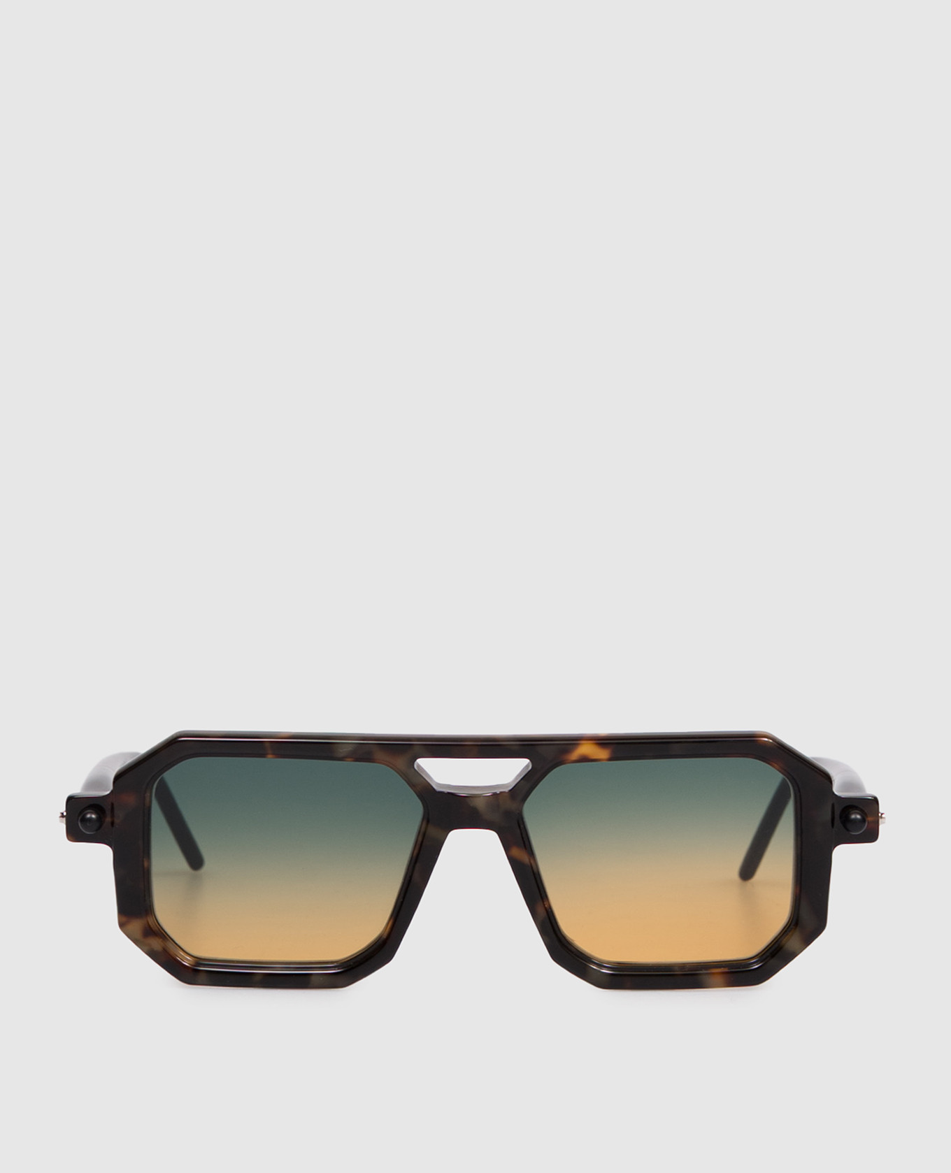 Brown sunglasses P8 Kuboraum
Brown sunglasses P8 Kuboraum