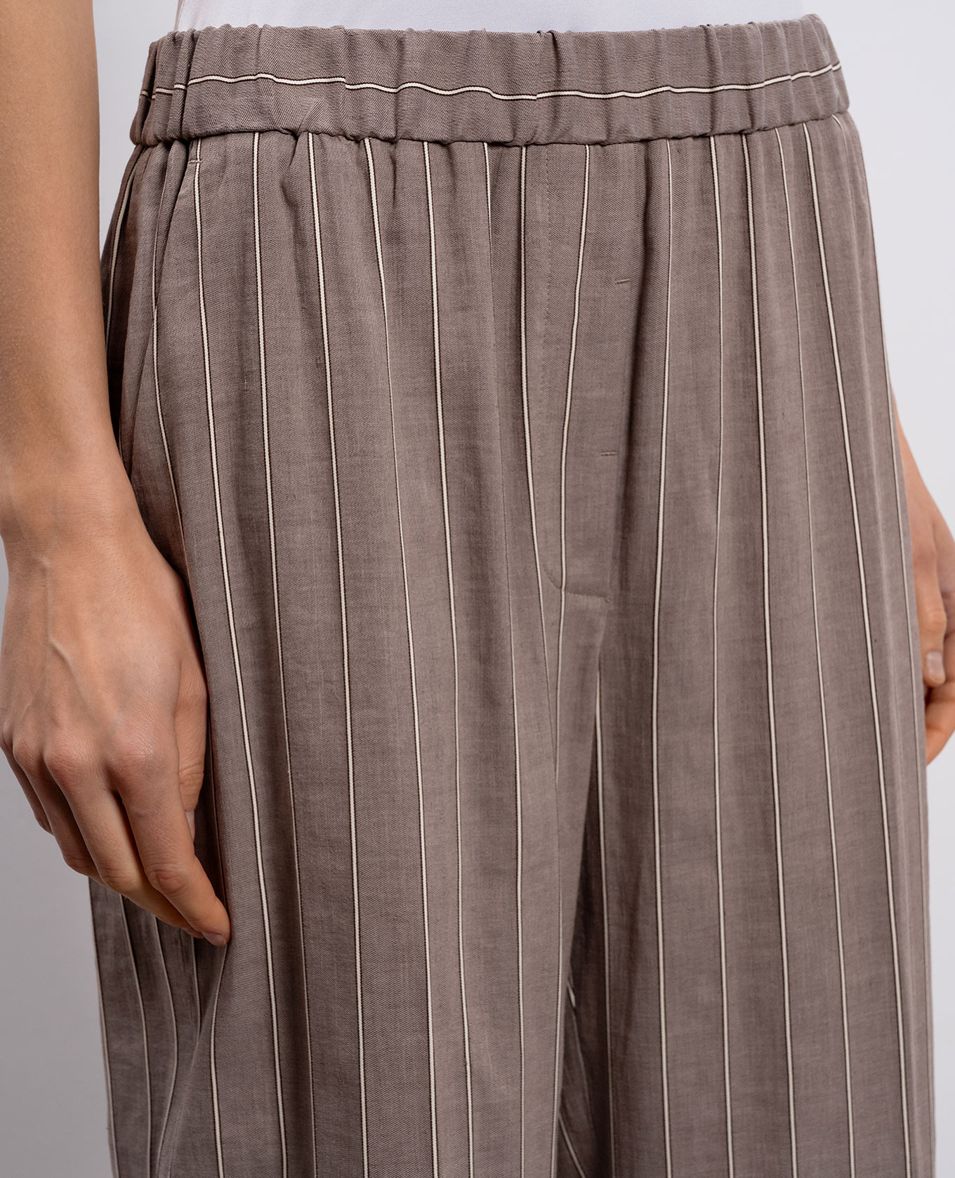 Gray striped linen pants Peserico, Beige
Gray striped linen pants Peserico, Beige