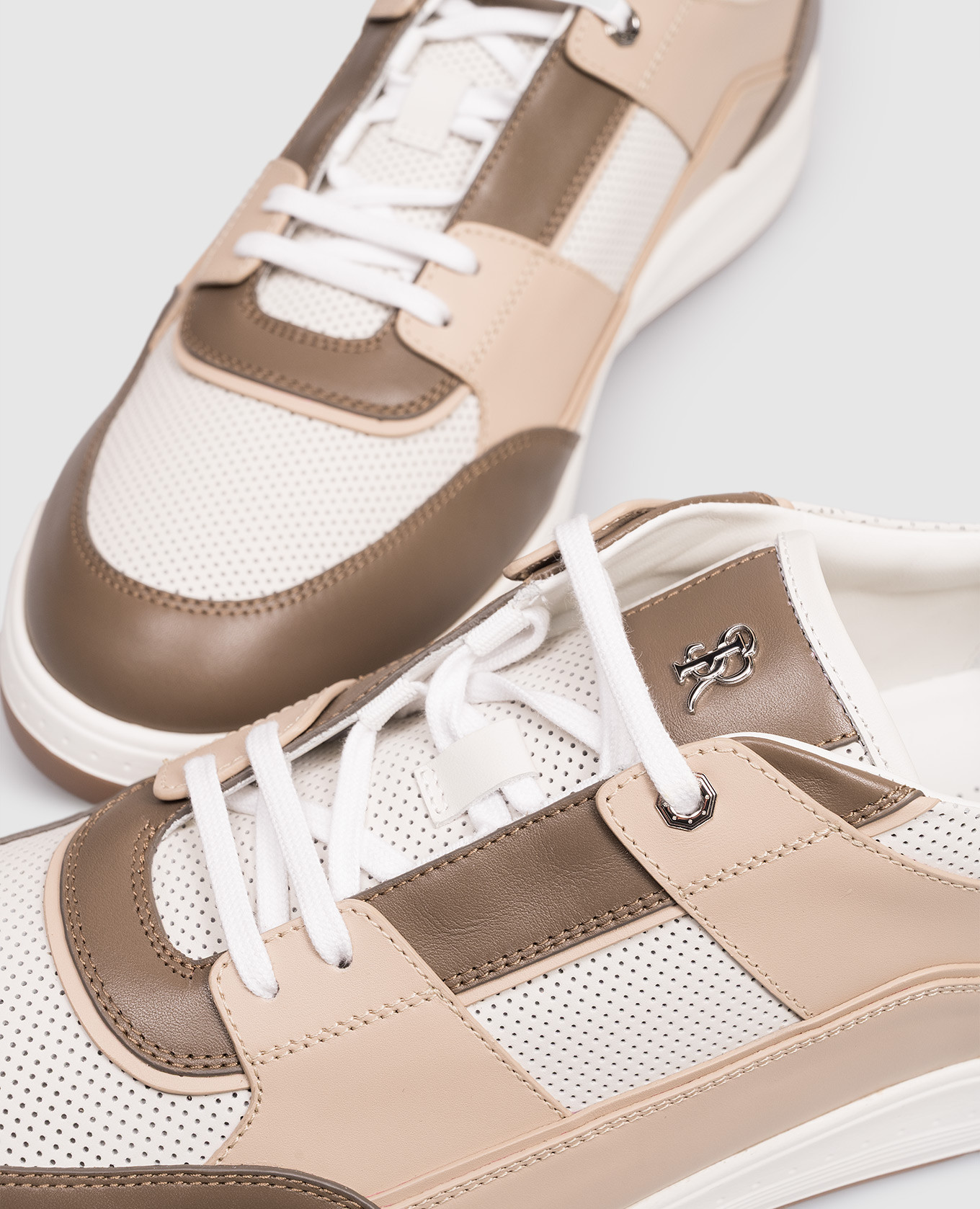 Leather sneakers with perforations Stefano Ricci, Beige
Leather sneakers with perforations Stefano Ricci, Beige