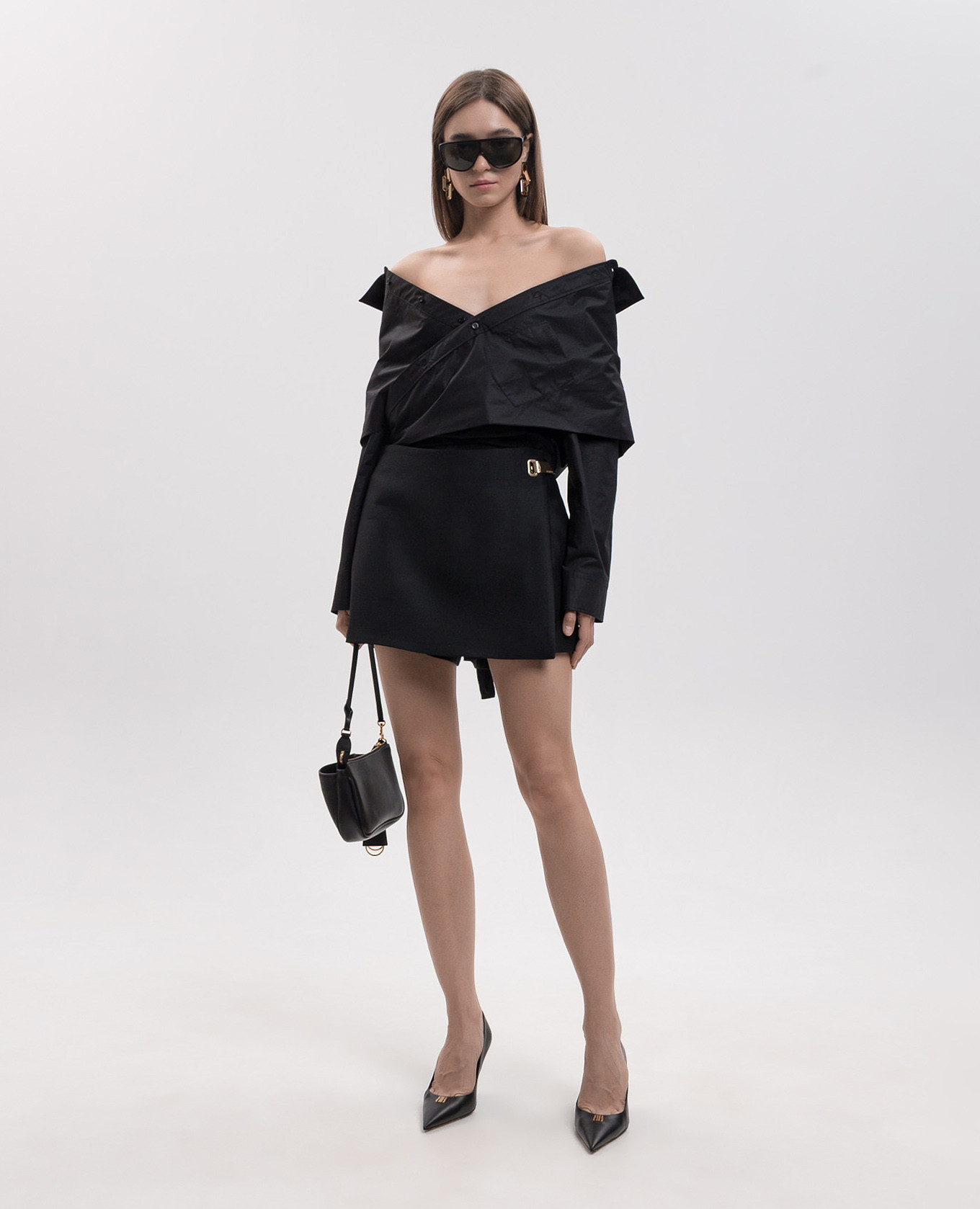 Black off-shoulder shirt Balenciaga
Black off-shoulder shirt Balenciaga