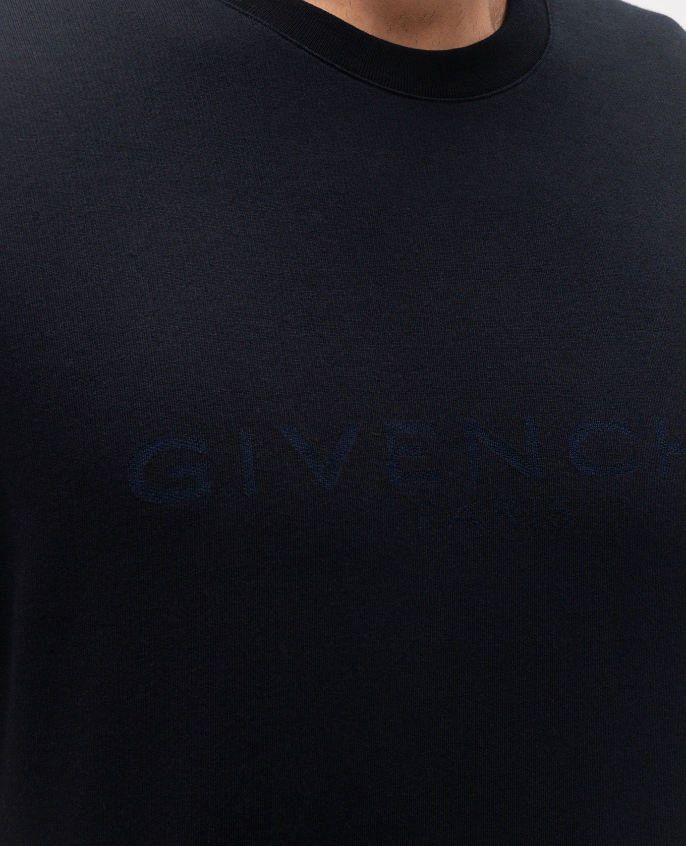 Blue silk T-shirt with logo Givenchy
Blue silk T-shirt with logo Givenchy