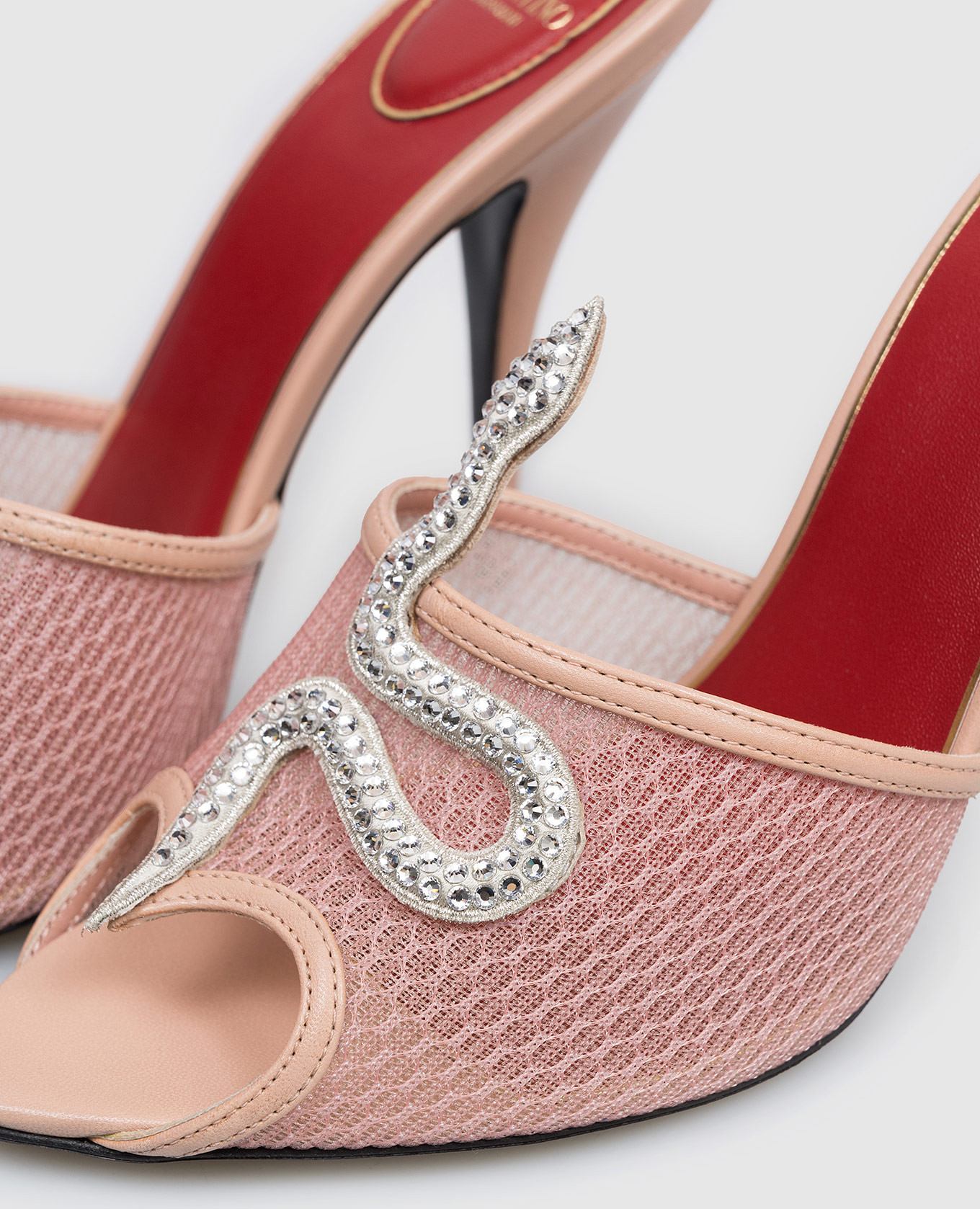Pink Coeur Vipère mules Valentino
Pink Coeur Vipère mules Valentino