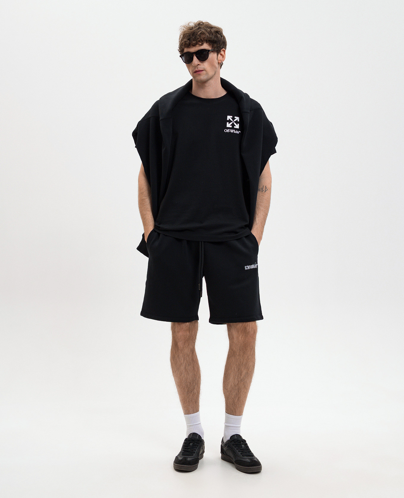 Black T-shirt with logo and emblem print Off-White
Black T-shirt with logo and emblem print Off-White