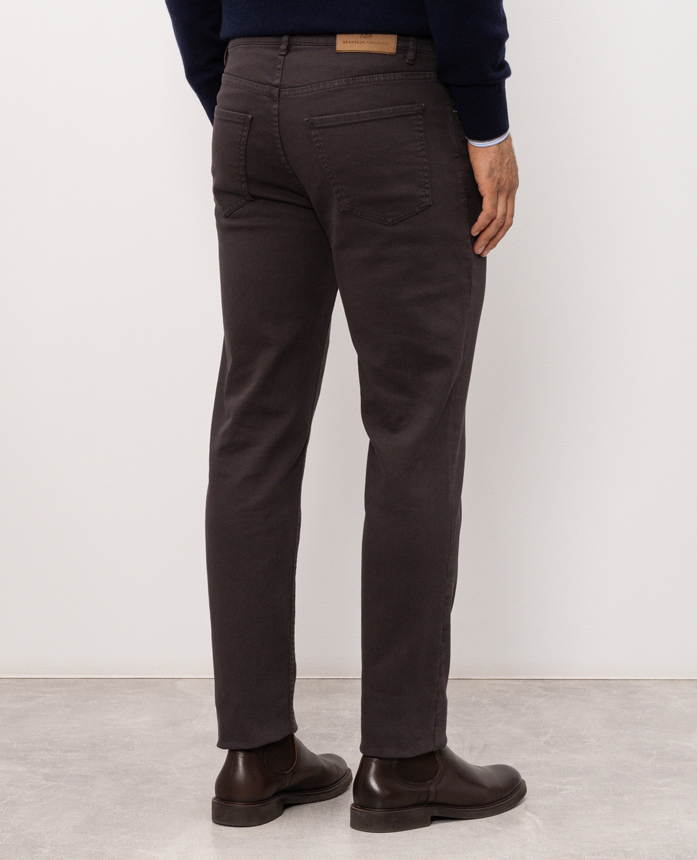 Dark brown jeans with logo patch Brunello Cucinelli
Dark brown jeans with logo patch Brunello Cucinelli