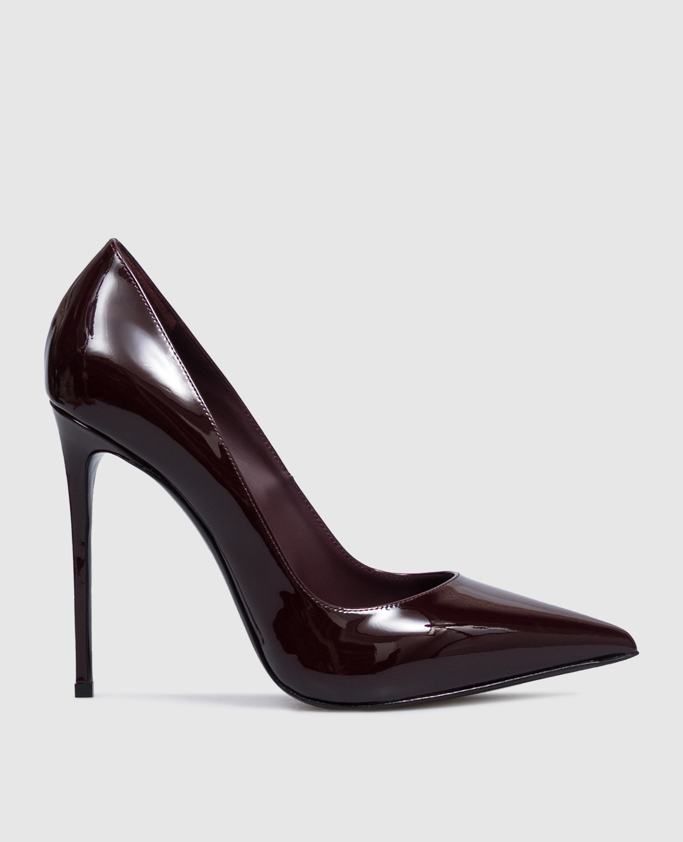 Burgundy patent leather Eva shoes Le Silla
Burgundy patent leather Eva shoes Le Silla