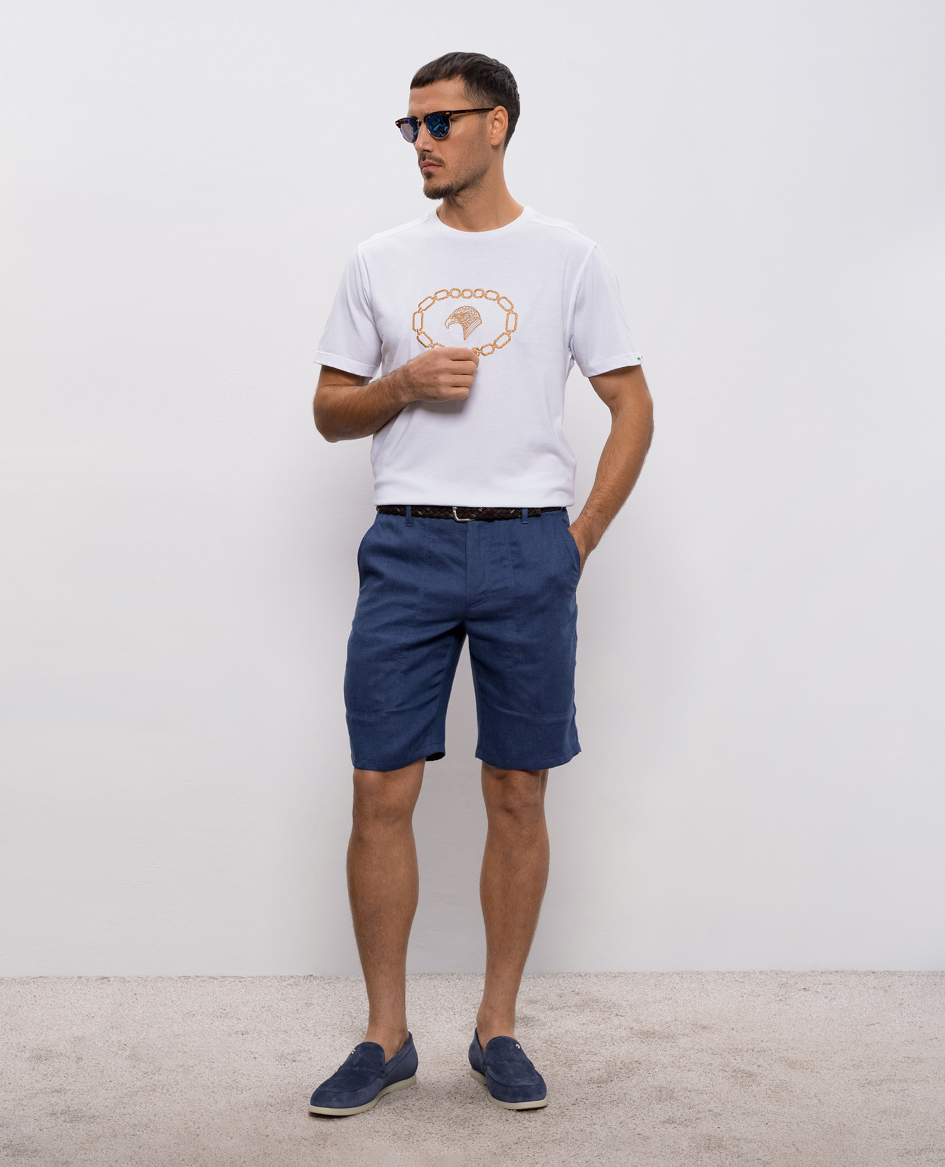 White T-shirt with embroidered emblem Stefano Ricci
White T-shirt with embroidered emblem Stefano Ricci