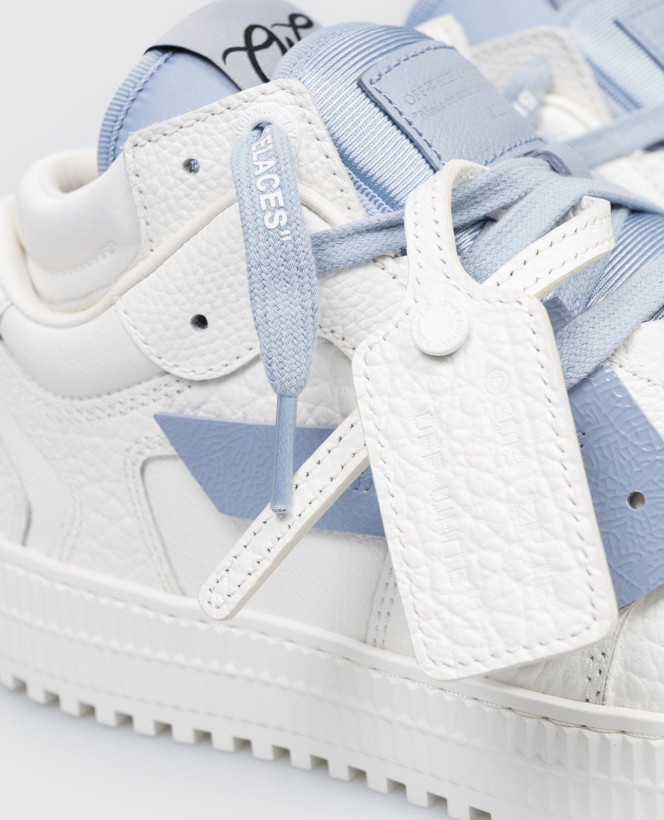 White leather sneakers 3.0 Floating Arrow Off-White
White leather sneakers 3.0 Floating Arrow Off-White