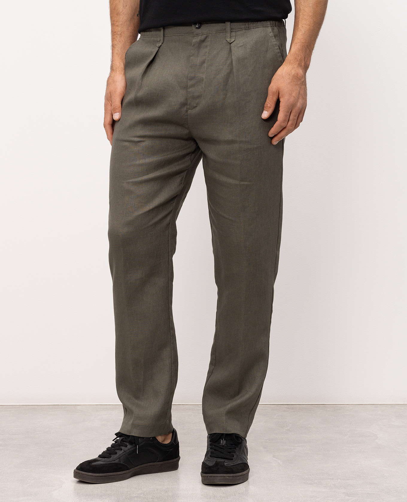 Rapallo khaki linen pants Officina 36
Rapallo khaki linen pants Officina 36