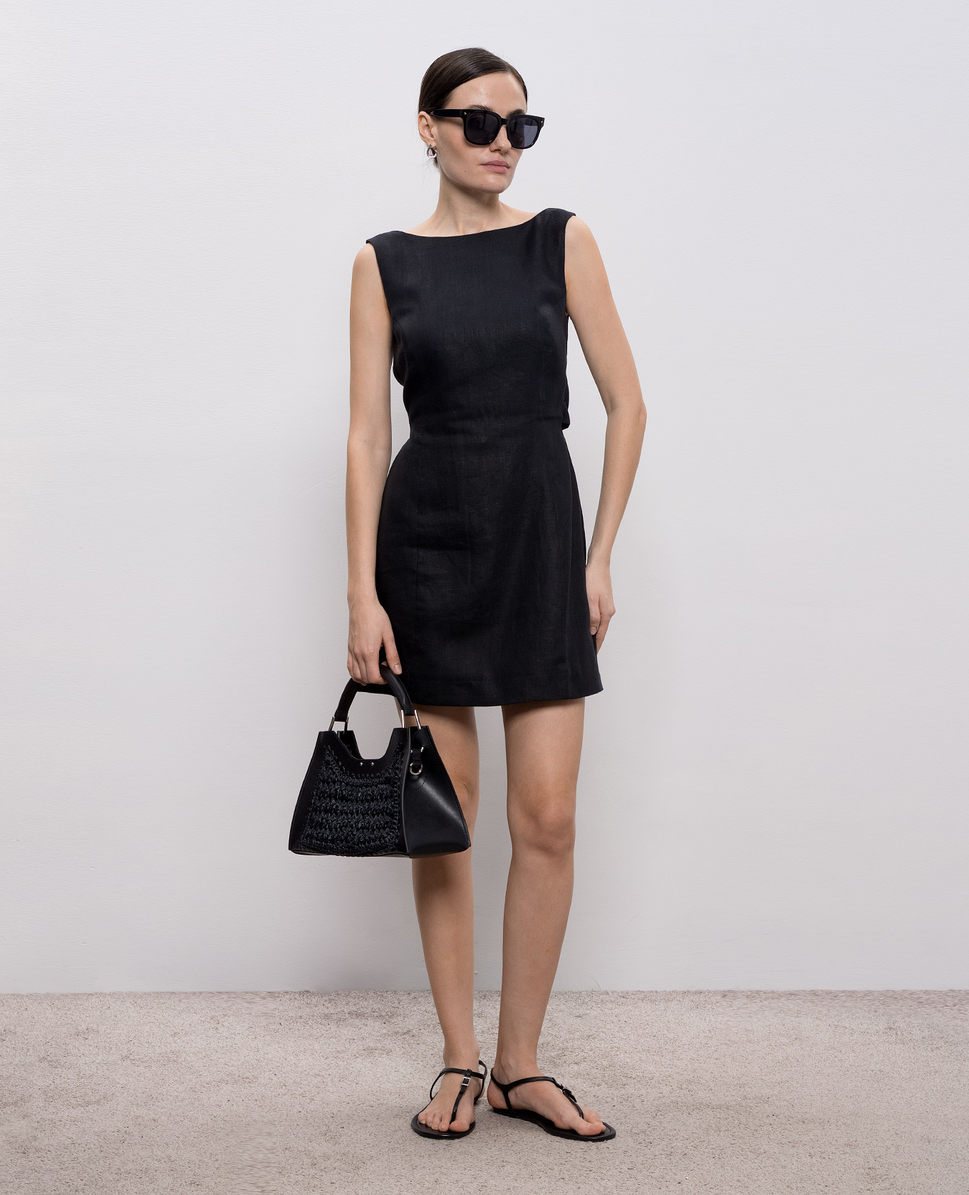 Sofia black linen mini dress Faithfull
Sofia black linen mini dress Faithfull