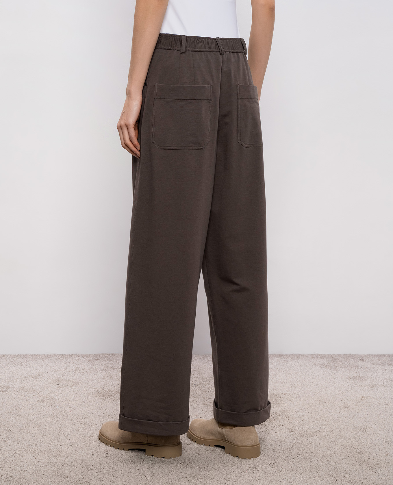 Brown trousers with lapels Brunello Cucinelli
Brown trousers with lapels Brunello Cucinelli