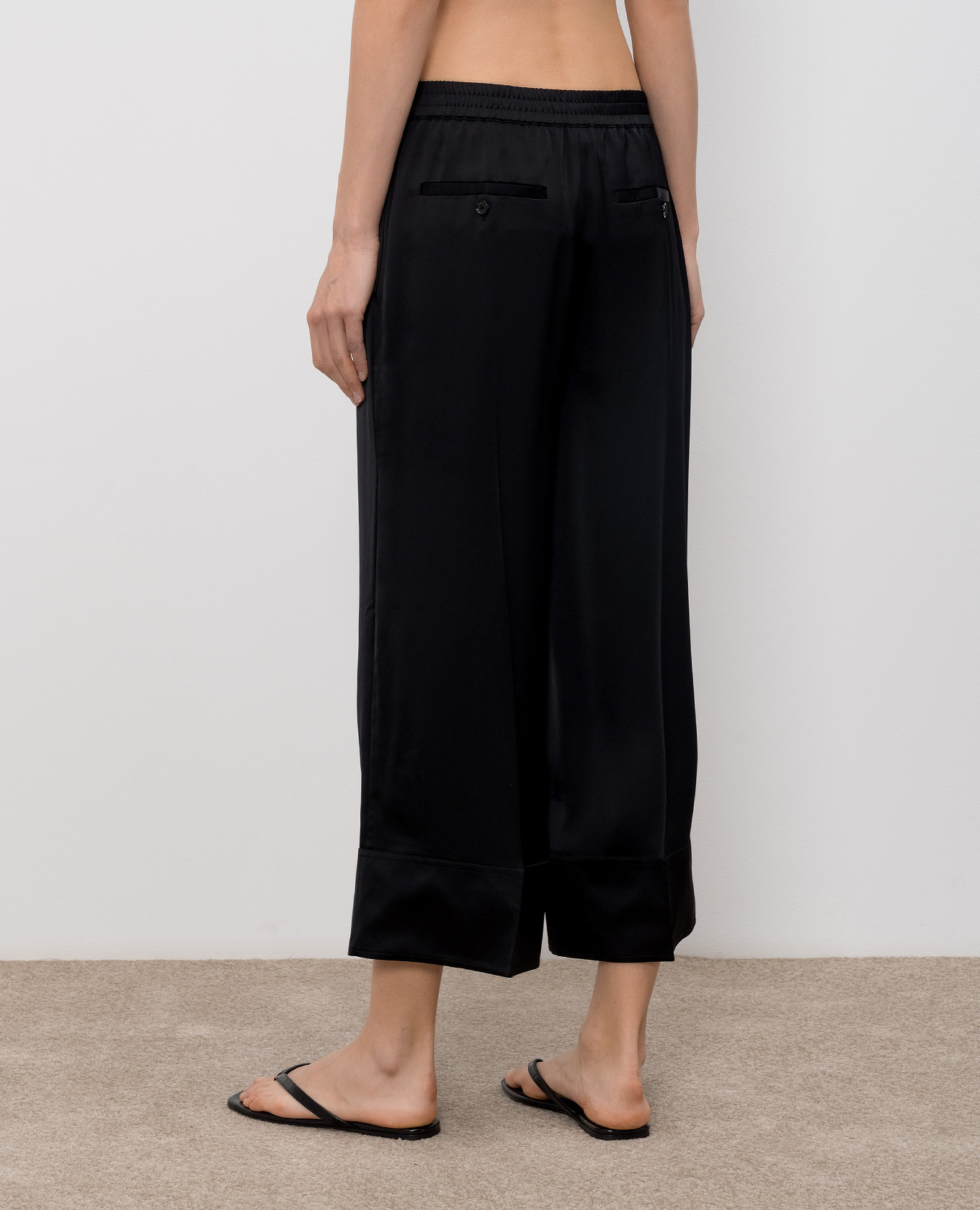 Black pants Toteme
Black pants Toteme