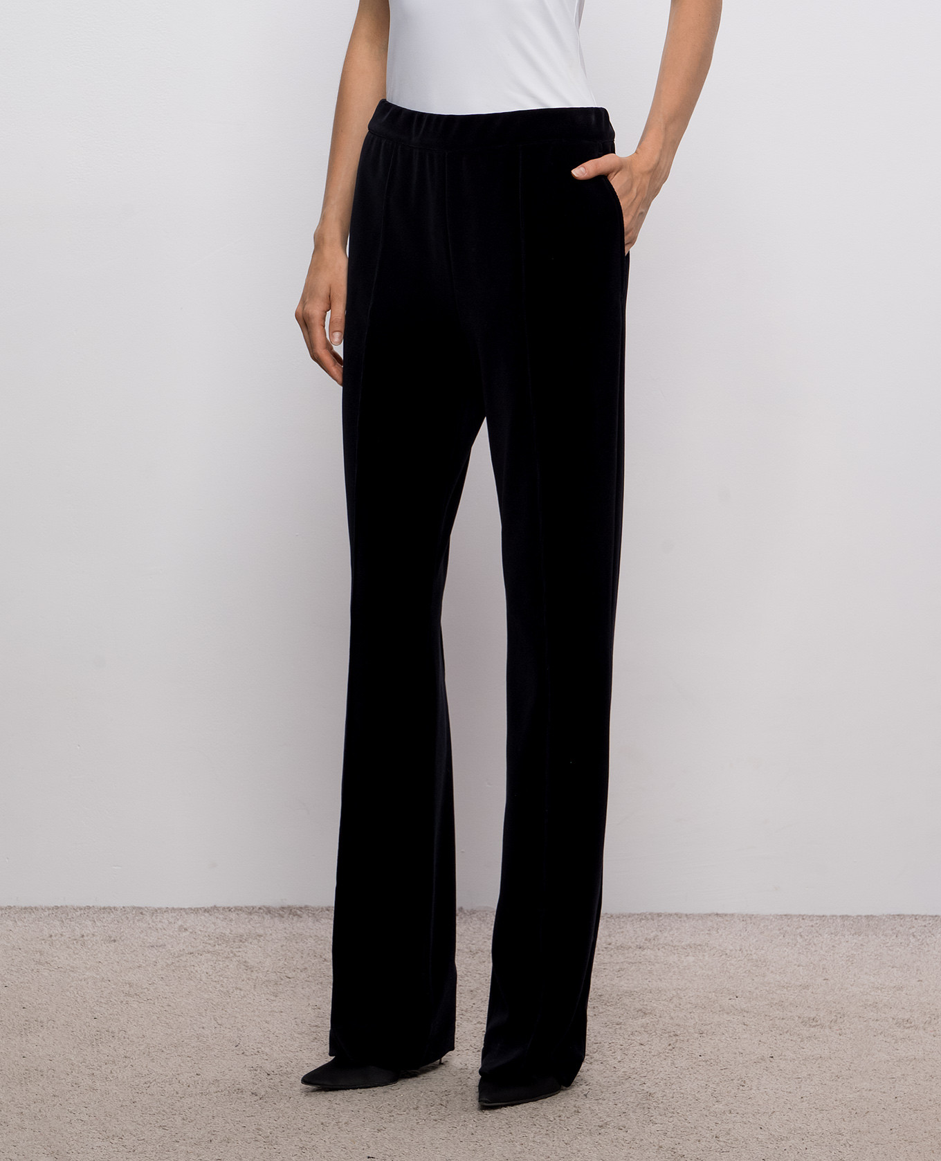Black velour pants Tom Ford
Black velour pants Tom Ford