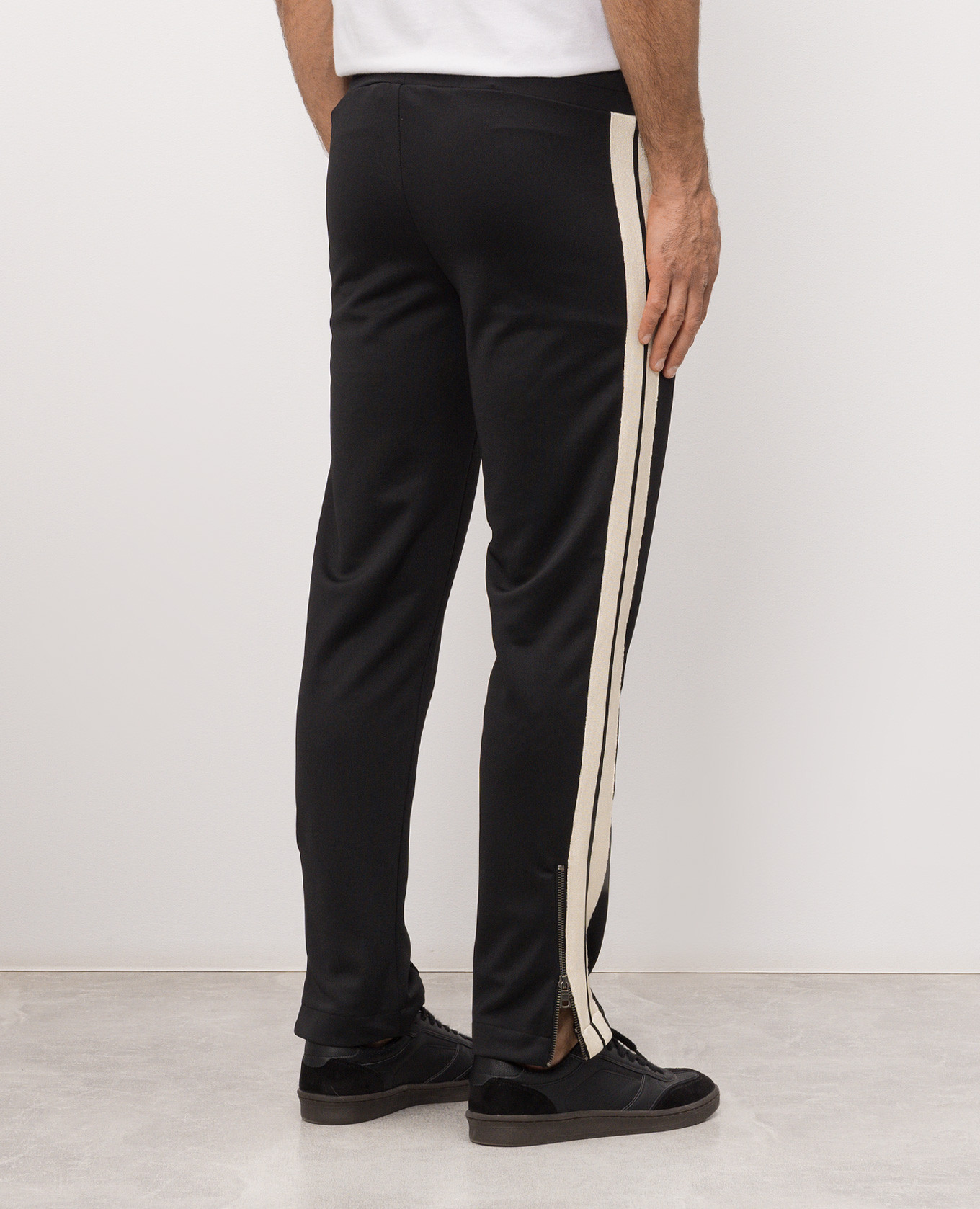 Black ivory sweatpants Palm Angels
Black ivory sweatpants Palm Angels
