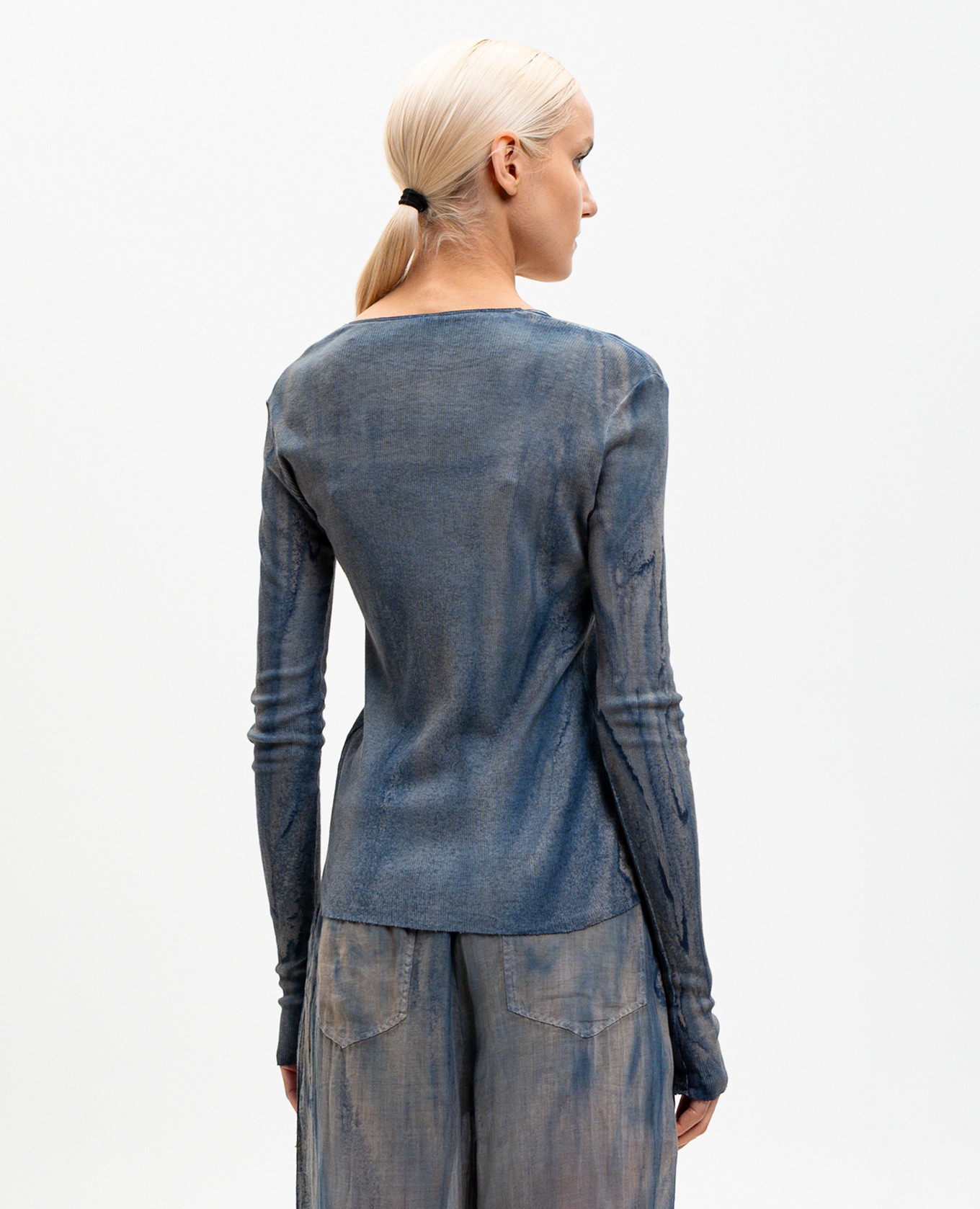 Blue blouse with silk Masnada
Blue blouse with silk Masnada