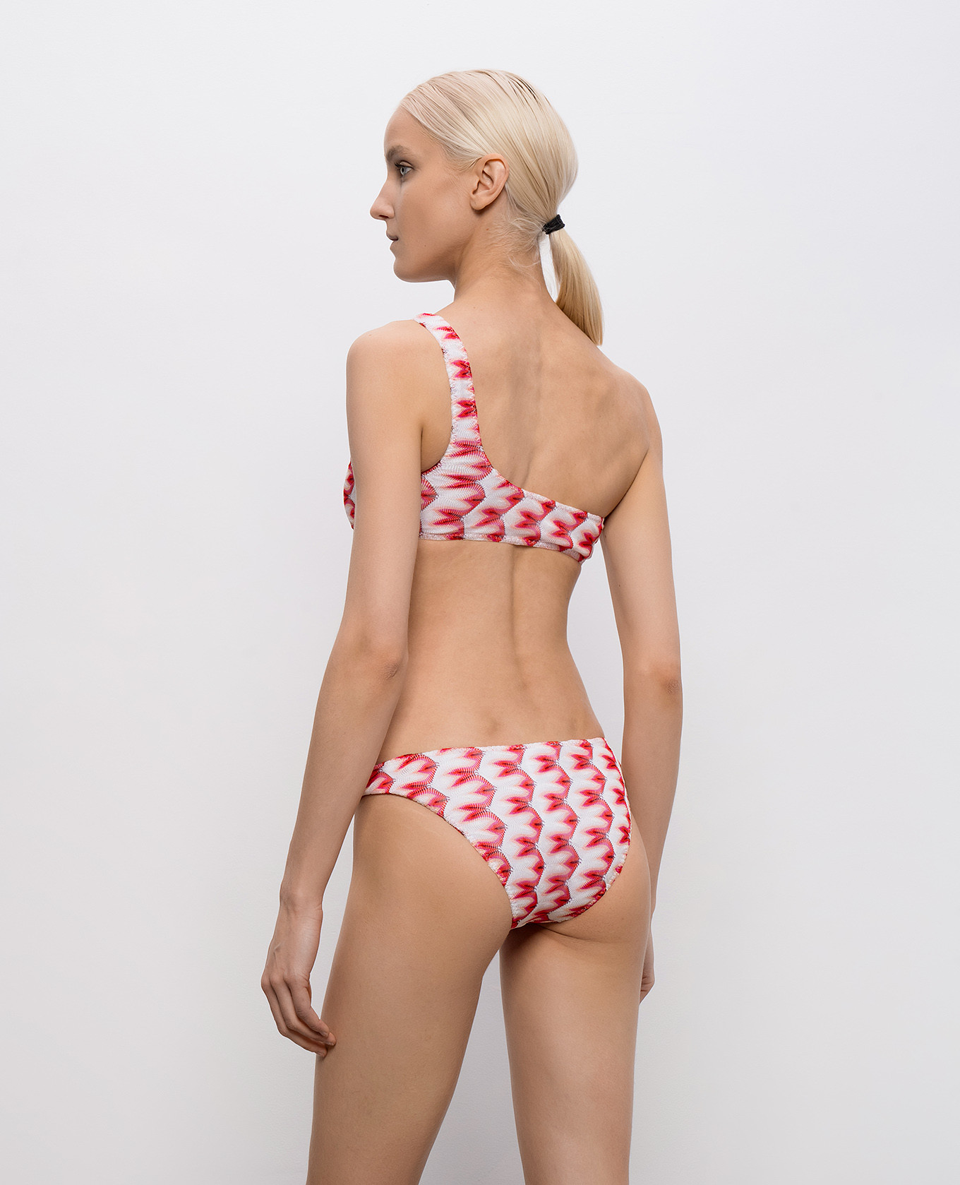 Pink one-shoulder patterned swimsuit Missoni
Pink one-shoulder patterned swimsuit Missoni