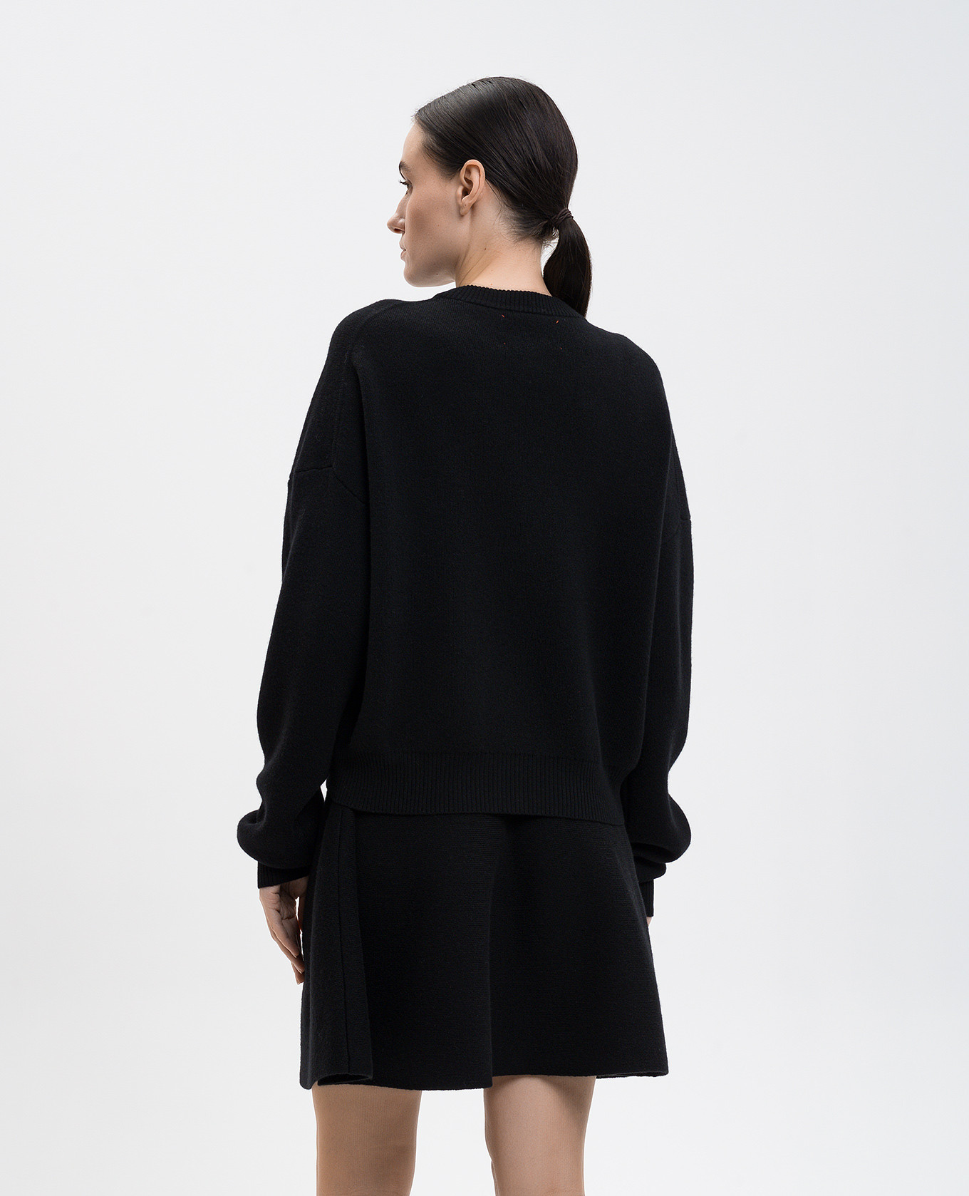 Black wool and cashmere suit Babe Pay Pls
Black wool and cashmere suit Babe Pay Pls