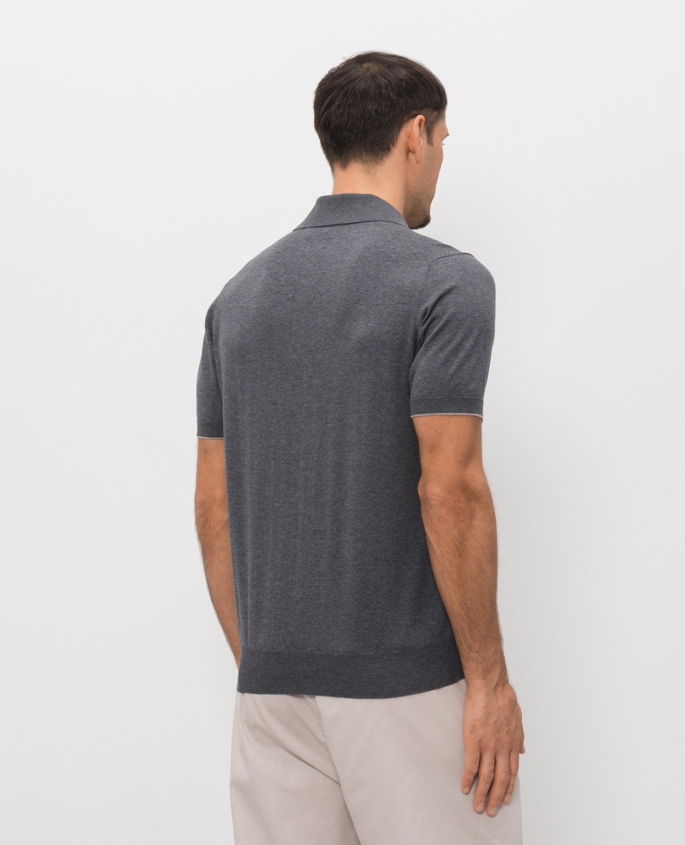 Grey polo shirt with embroidered emblem Brunello Cucinelli
Grey polo shirt with embroidered emblem Brunello Cucinelli