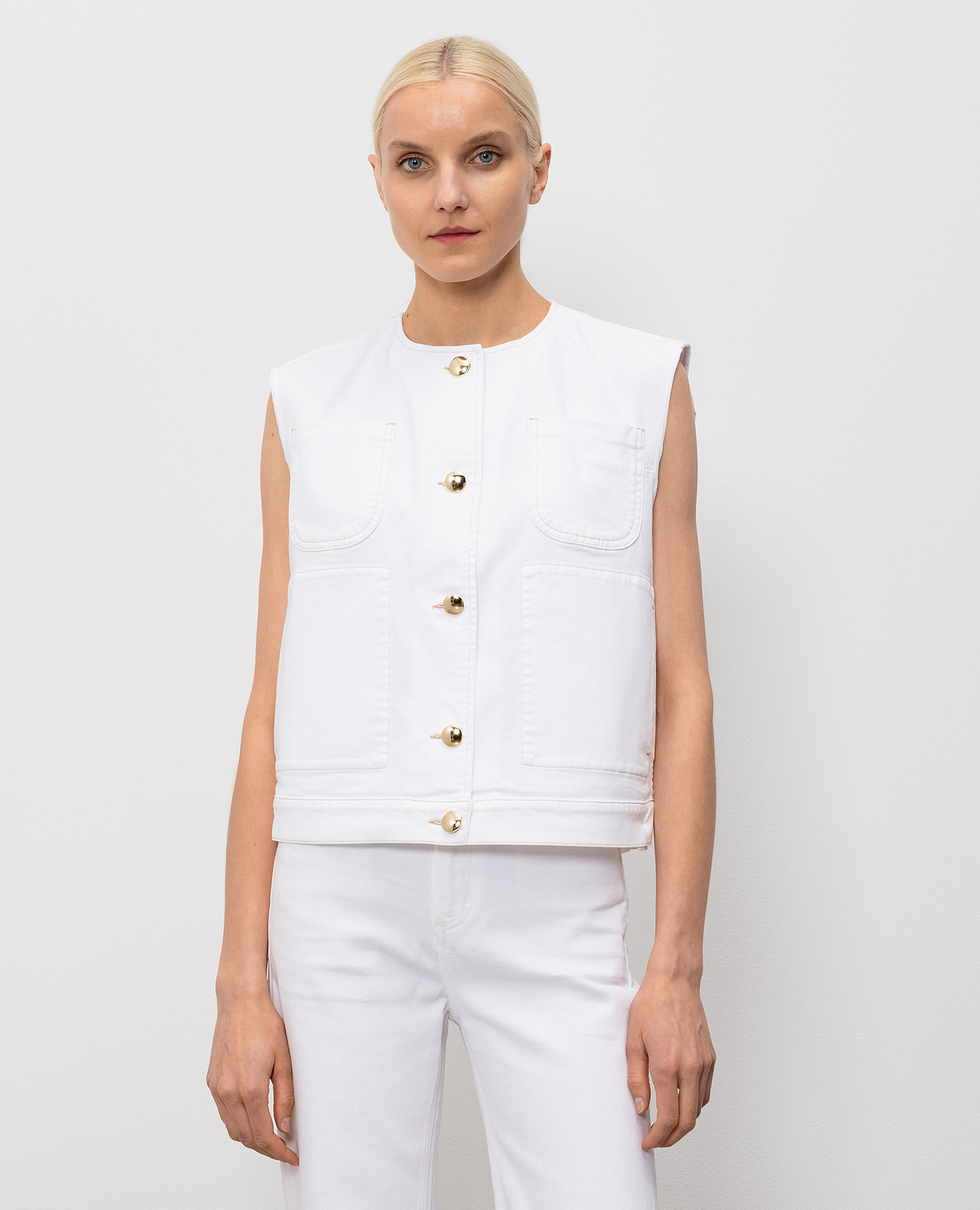 White vest with logo patch Fabiana Filippi
White vest with logo patch Fabiana Filippi