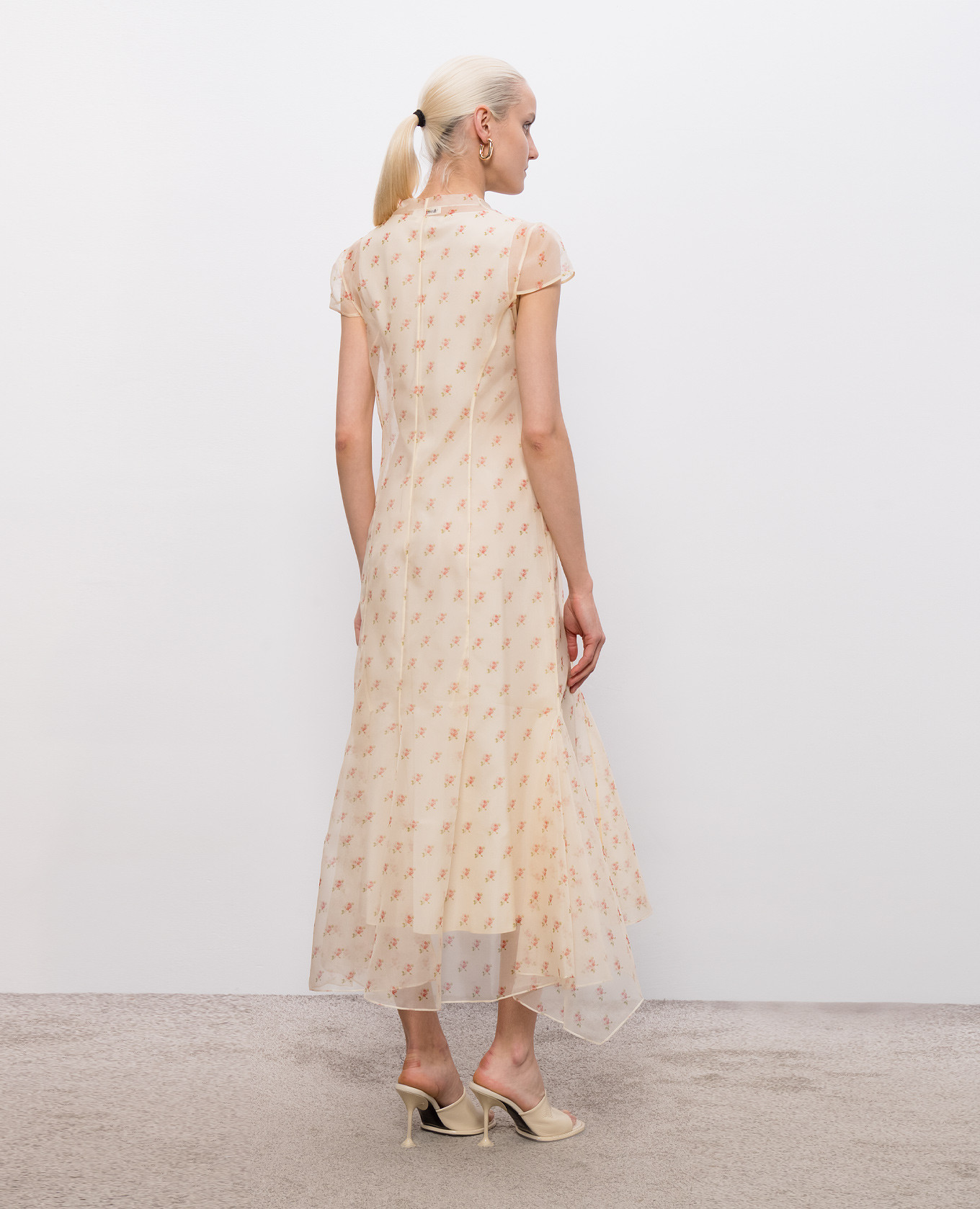 Meera beige floral silk dress Khaite
Meera beige floral silk dress Khaite
