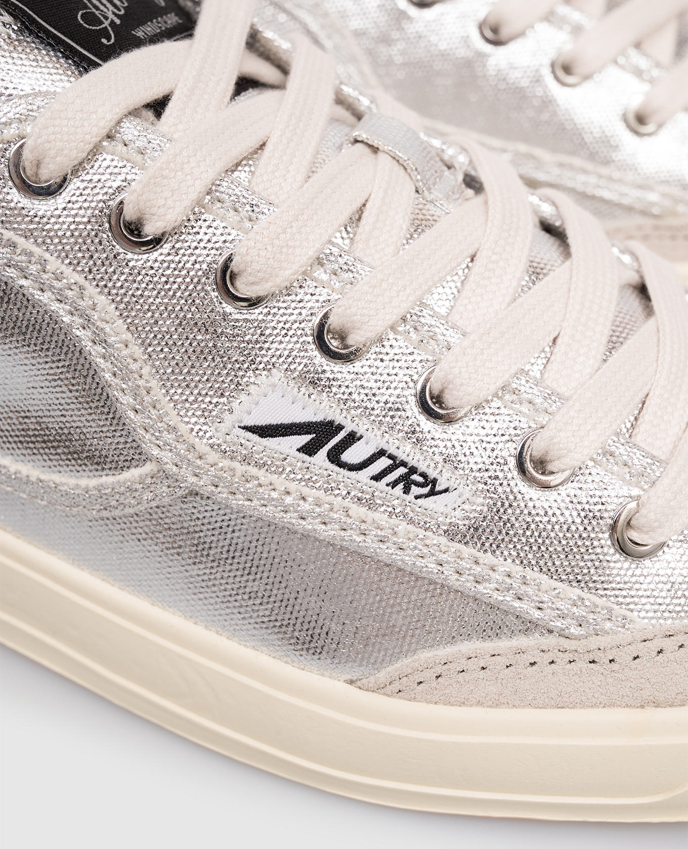 Silver Windscape sneakers AUTRY
Silver Windscape sneakers AUTRY