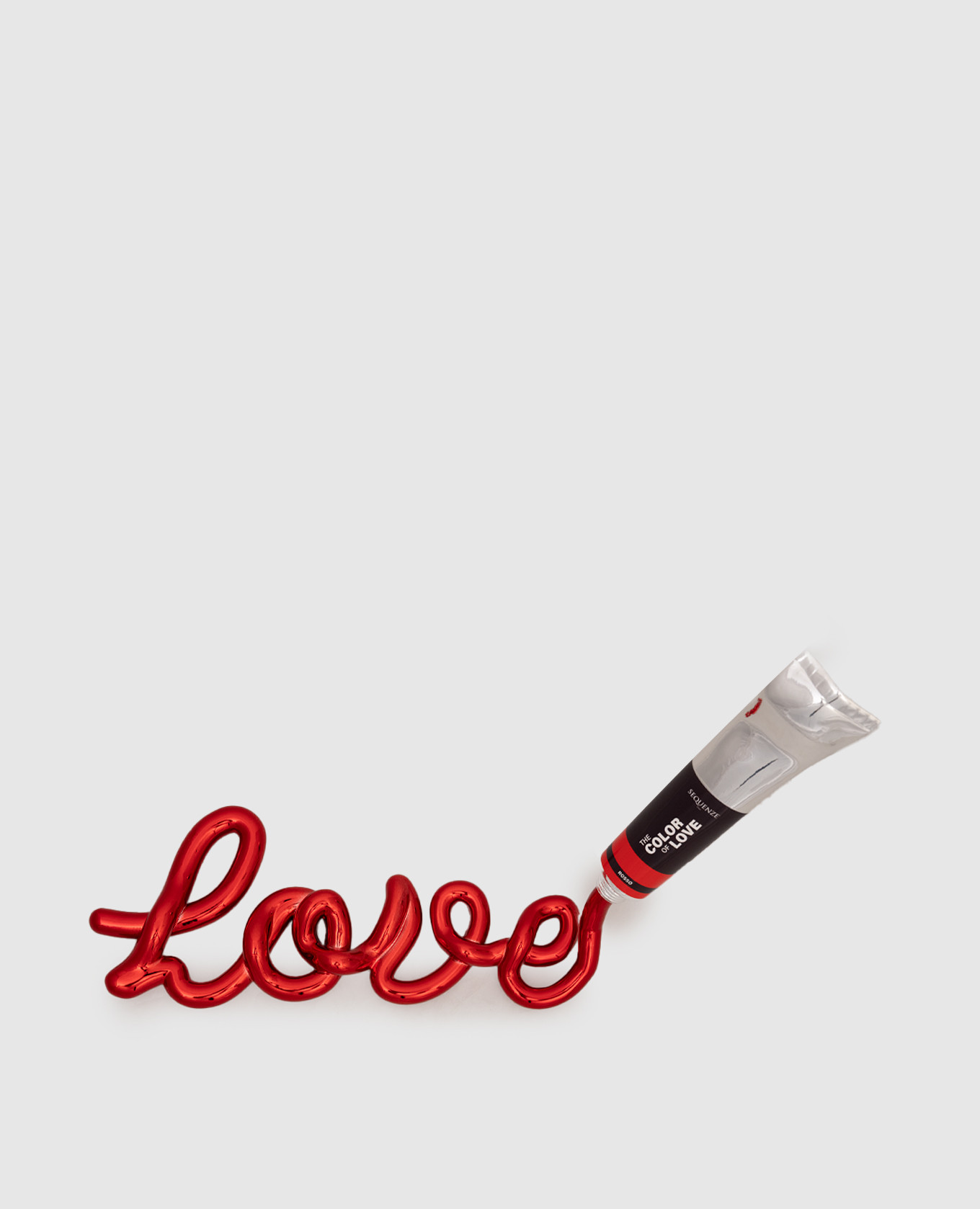 Red statuette The Color of Love Sequenze
Red statuette The Color of Love Sequenze