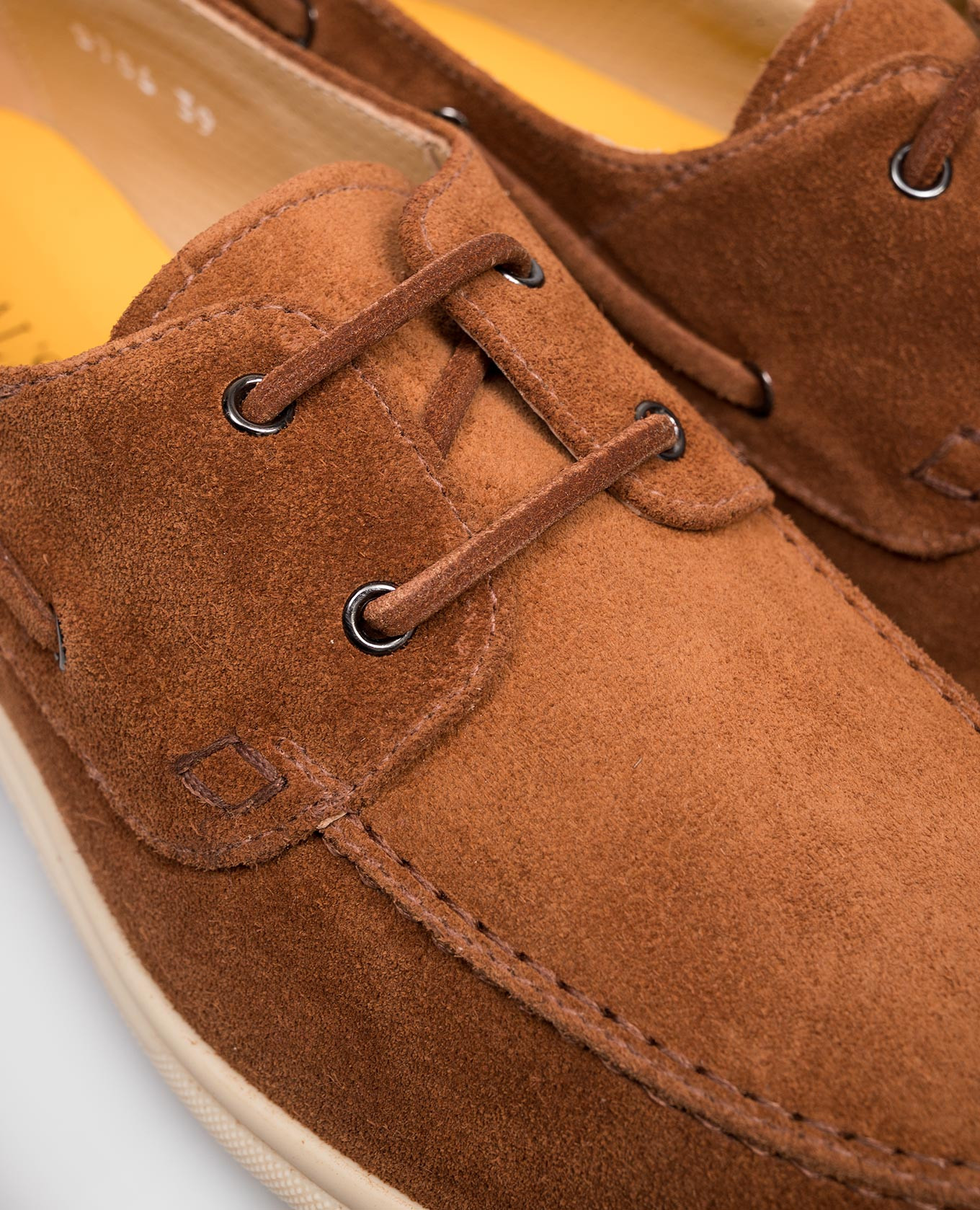 Brown suede topsiders Doucal's
Brown suede topsiders Doucal's