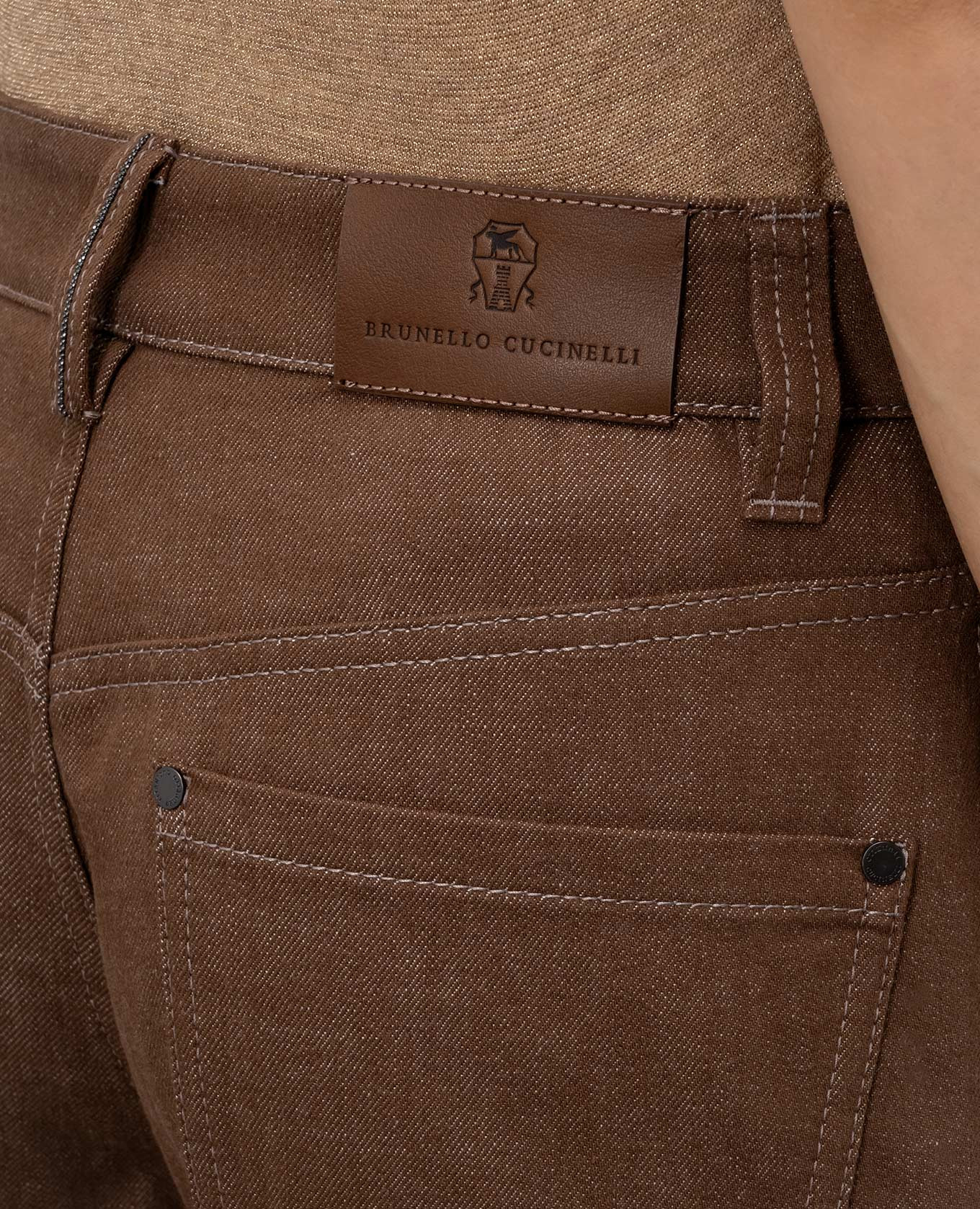 Brown jeans with logo patch Brunello Cucinelli
Brown jeans with logo patch Brunello Cucinelli
