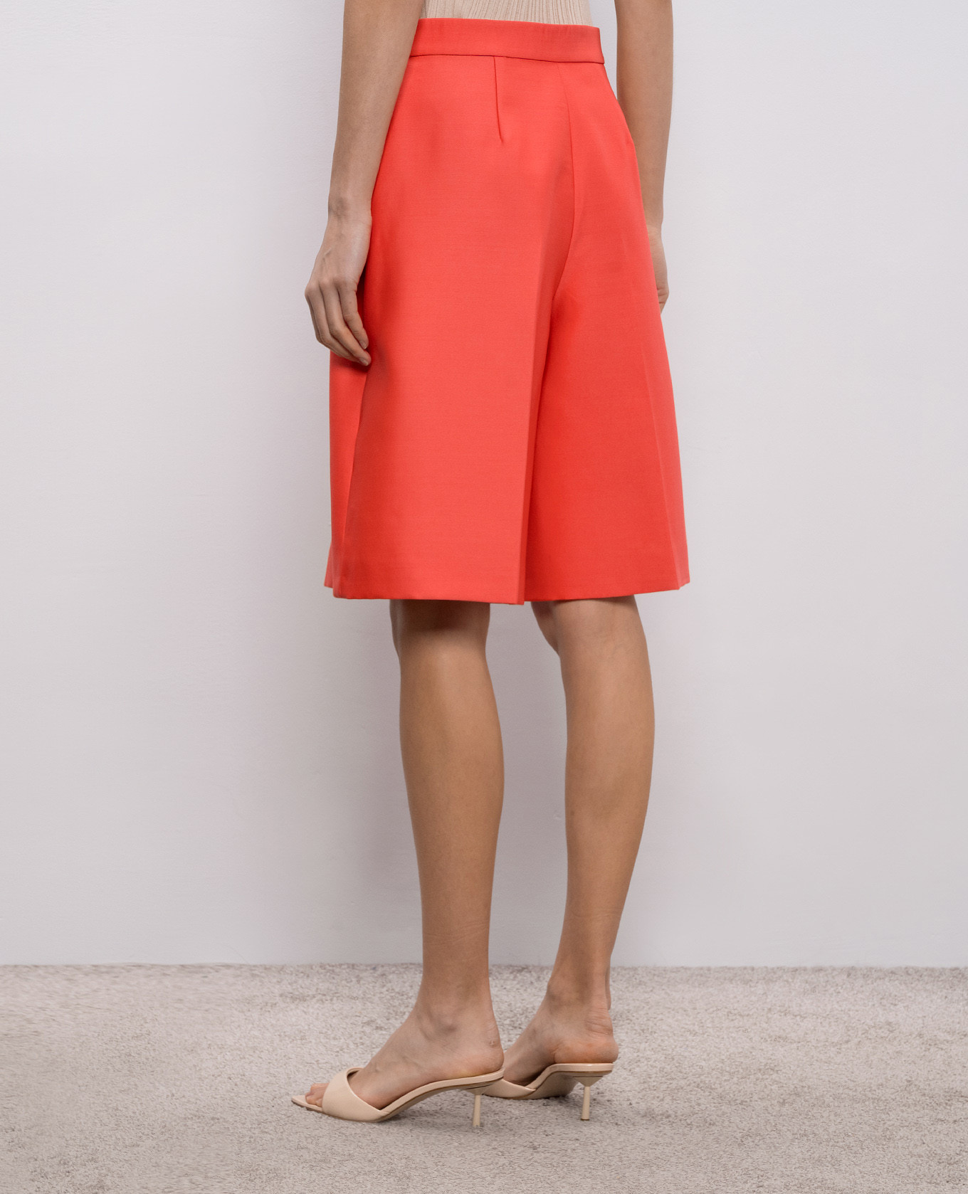 Pink wool and silk Bermuda shorts Agnona
Pink wool and silk Bermuda shorts Agnona