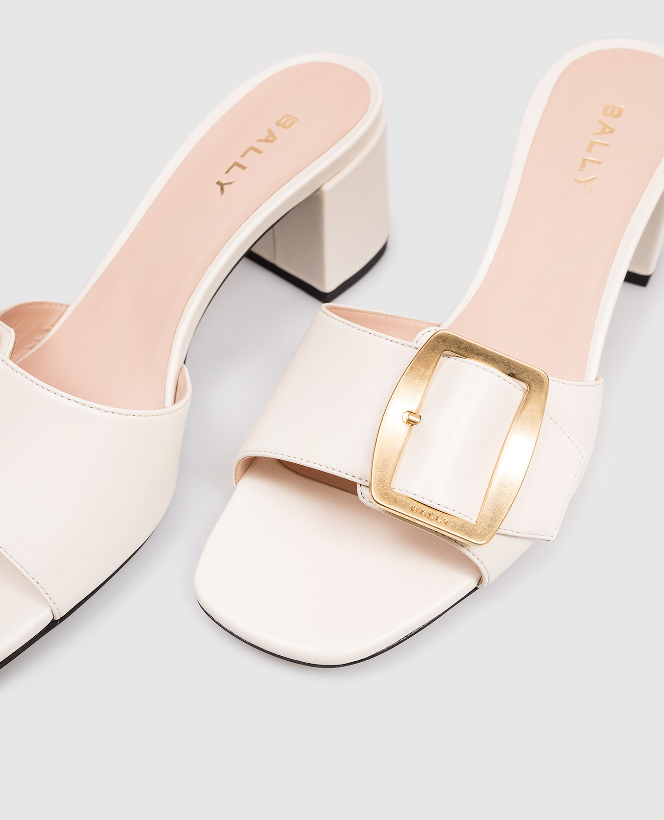 Boucle Ivory Leather Mules Bally, Beige
Boucle Ivory Leather Mules Bally, Beige