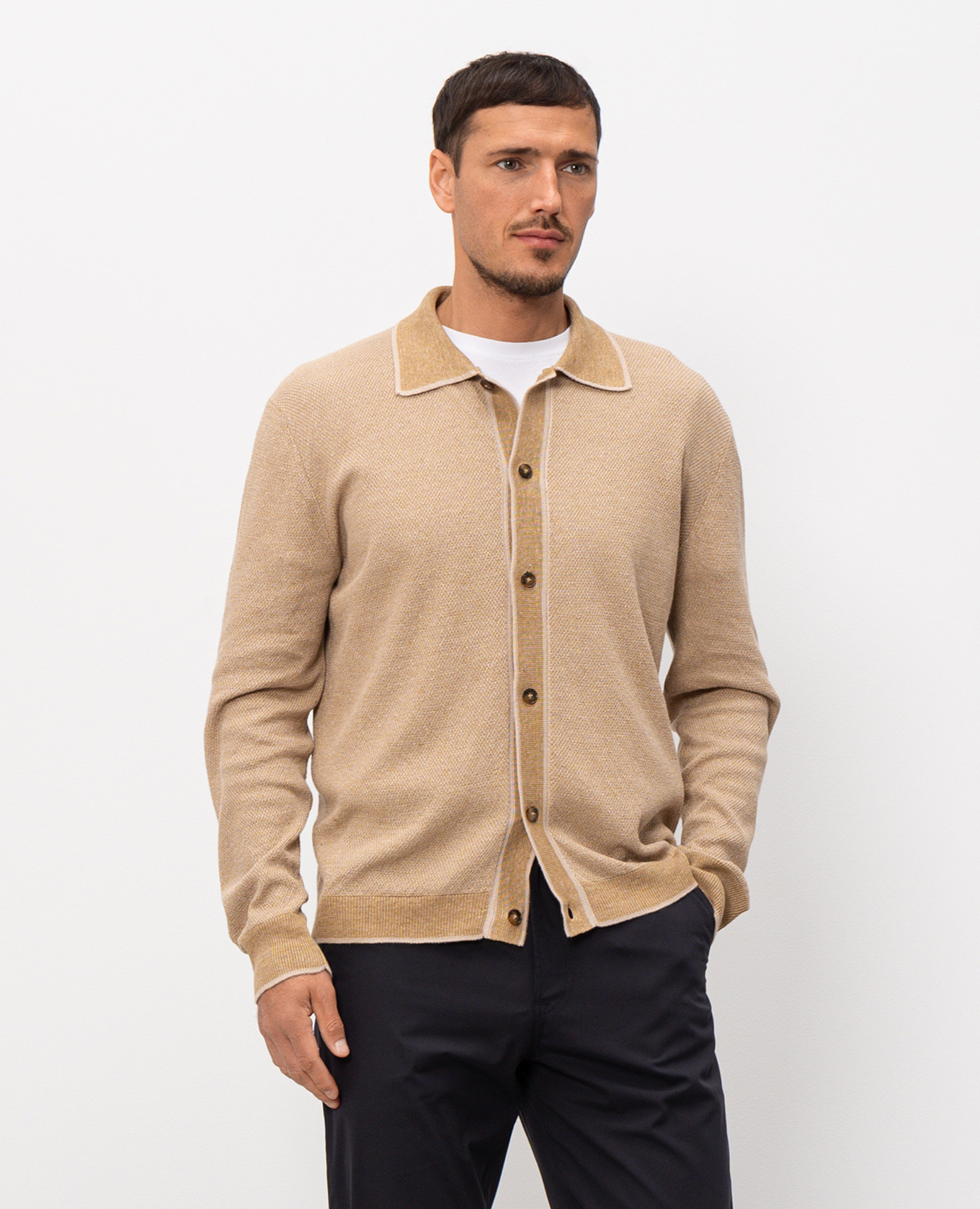 Beige cardigan with linen and silk Canali
Beige cardigan with linen and silk Canali