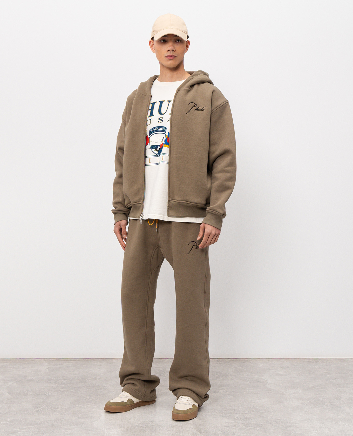 Khaki insulated track pants with logo embroidery Rhude
Khaki insulated track pants with logo embroidery Rhude