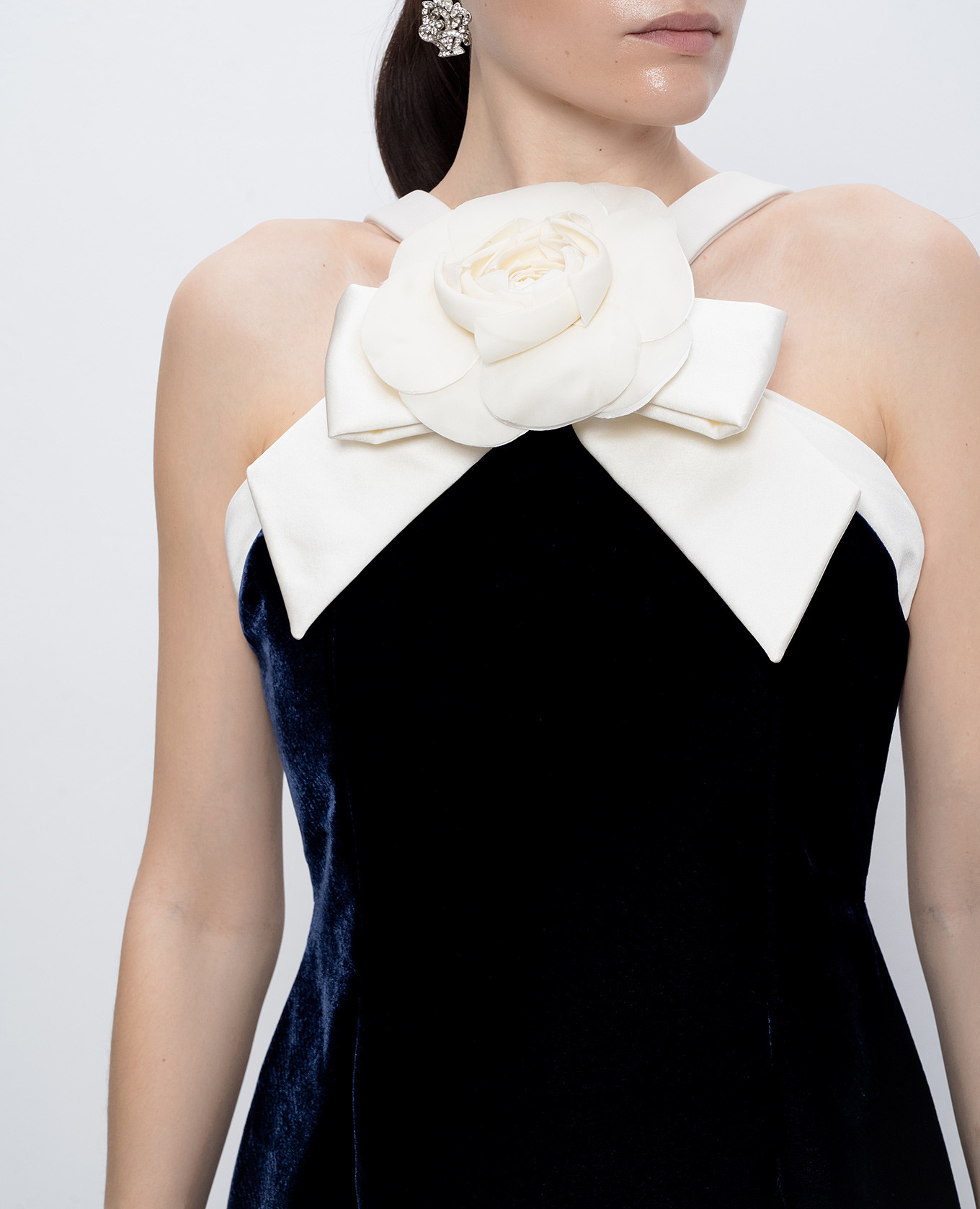 Blue velvet silk dress Richard Quinn
Blue velvet silk dress Richard Quinn