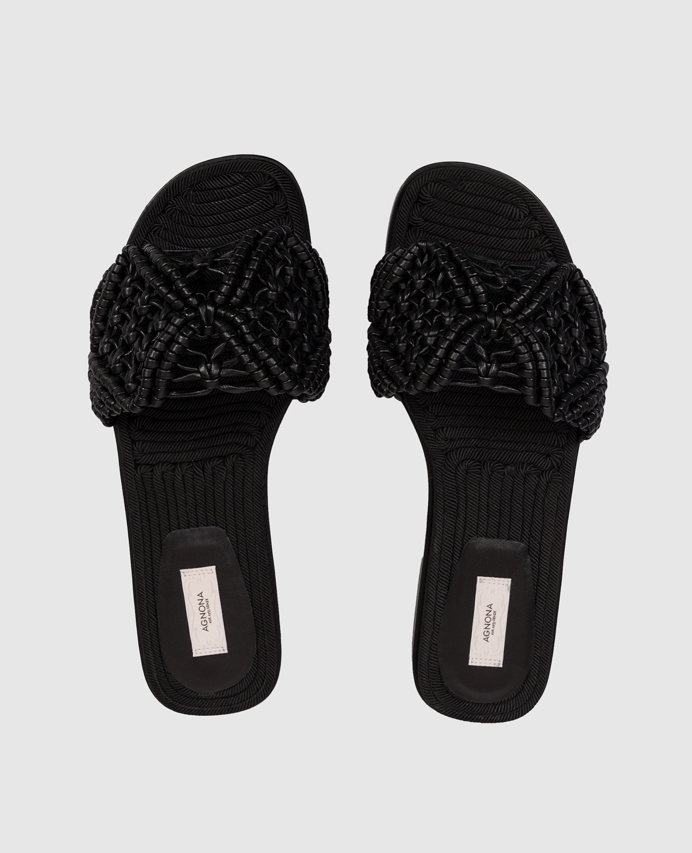 Black leather flip-flops with weaving Agnona
Black leather flip-flops with weaving Agnona
