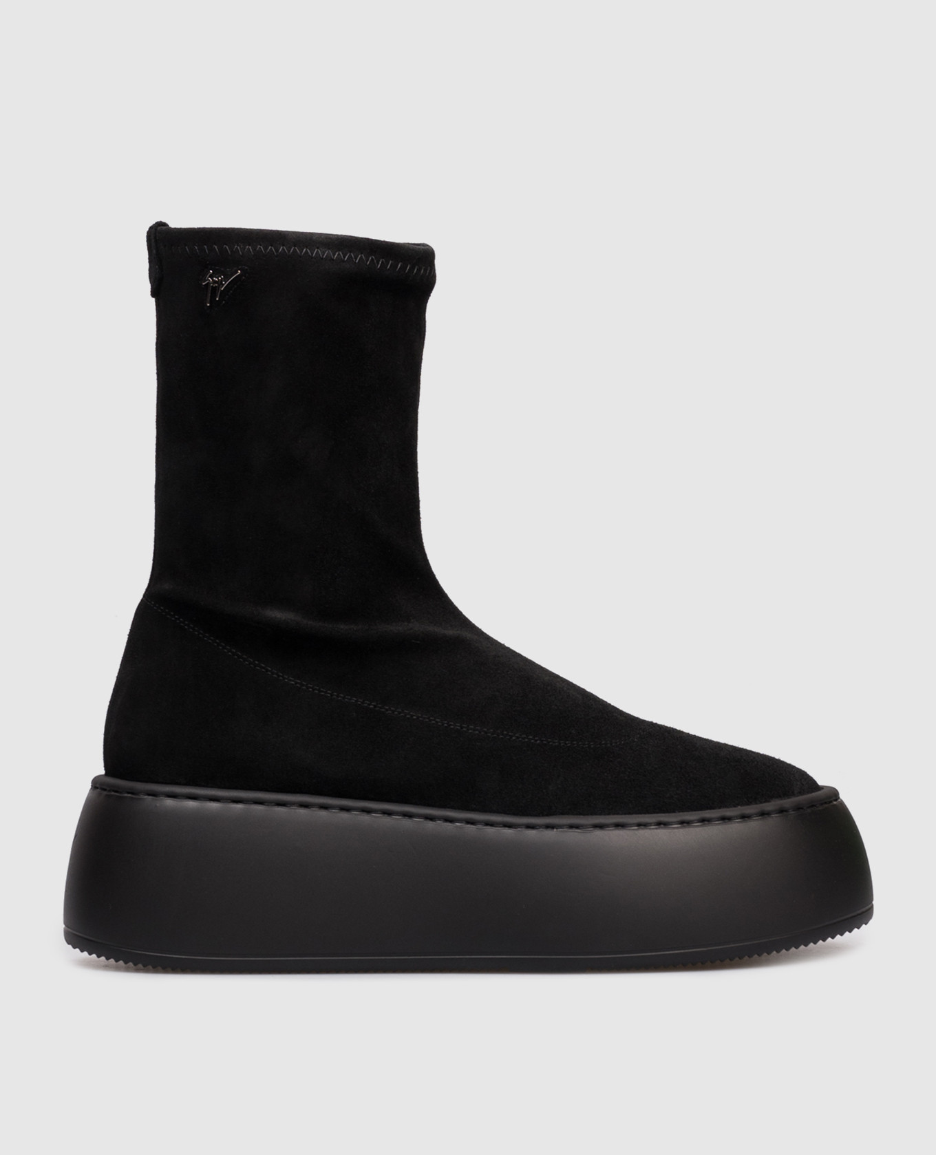 Black suede Alma boots Giuseppe Zanotti
Black suede Alma boots Giuseppe Zanotti
